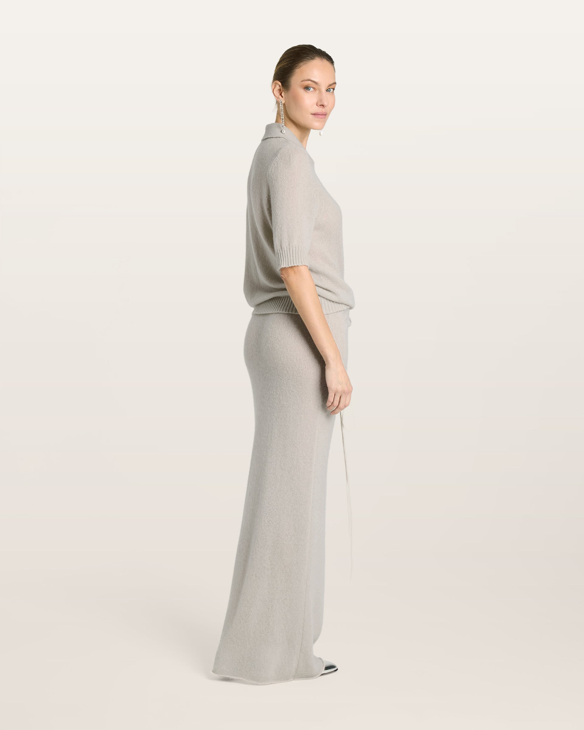 Damen Kurzarm-Pullover in royal silver (grau) aus Kaschmir-Seide – leichter luftiger Strick mit Polokragen, Halbarm und relaxter Passform