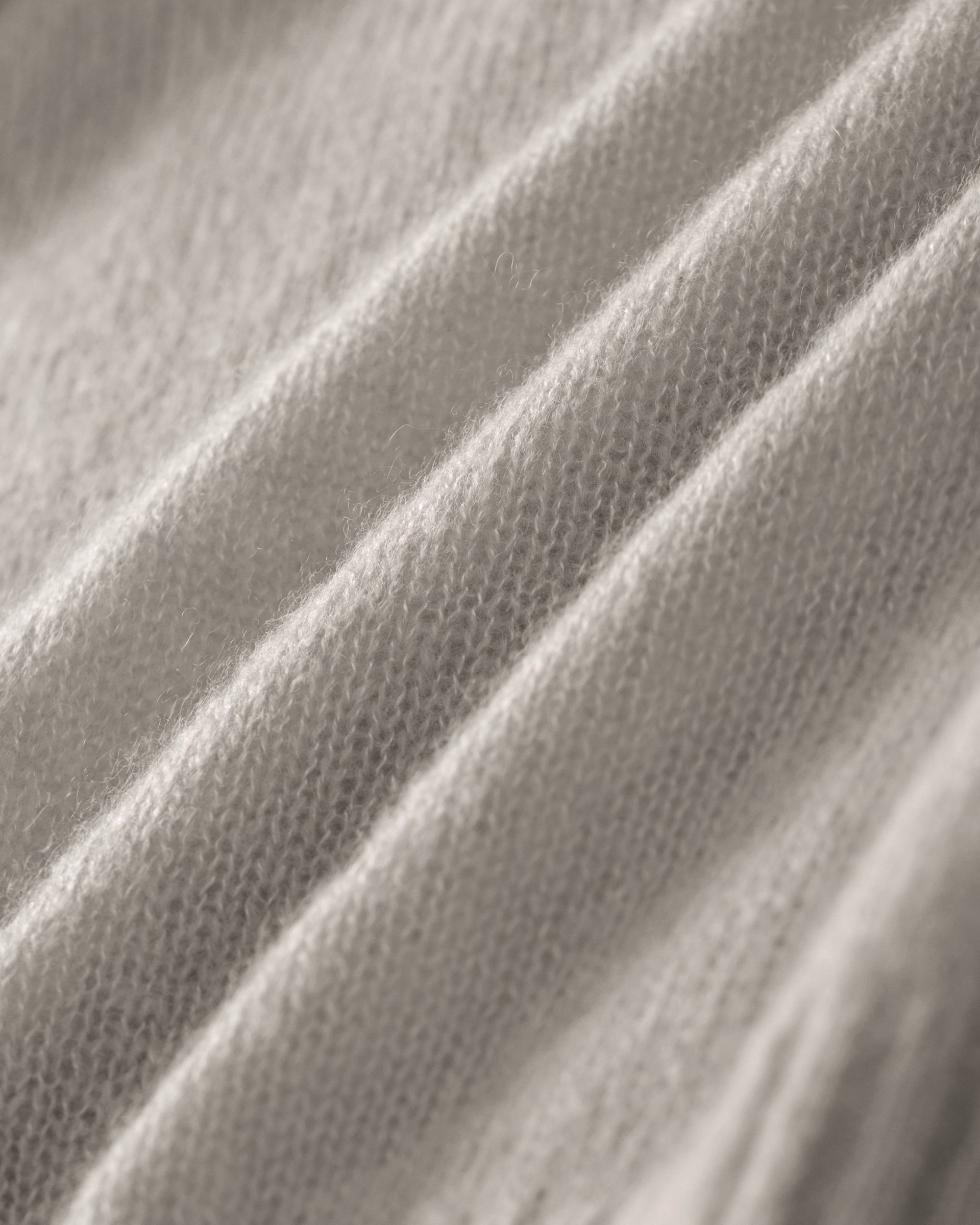 Damen Kurzarm-Pullover in royal silver (grau) aus Kaschmir-Seide – leichter luftiger Strick mit Polokragen, Halbarm und relaxter Passform