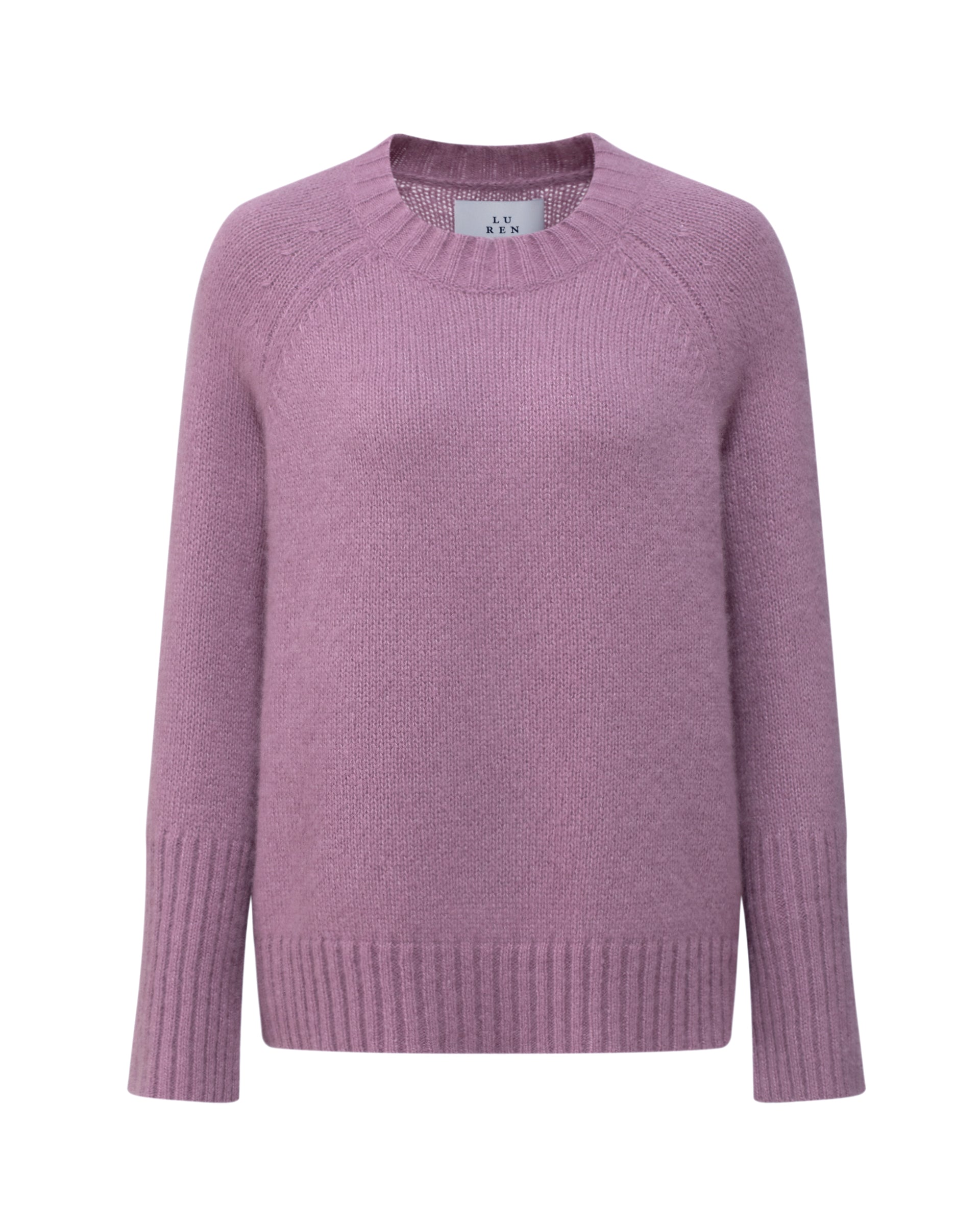 Damen Pullover aus 75 % Kaschmir und 25 % Seide in Lilac Mist – glatt gestrickter Pullover in mittelschwerer Qualität mit kastiger, lockerer Passform, Rundhalsausschnitt mit Kragen in Rippstruktur, Raglanärmeln sowie langen, geraden Ärmeln mit Schlitz am Bündchen. Ärmelbündchen und Saum sind in Rippstruktur gearbeitet und verleihen dem Modell einen modernen, entspannten Look.