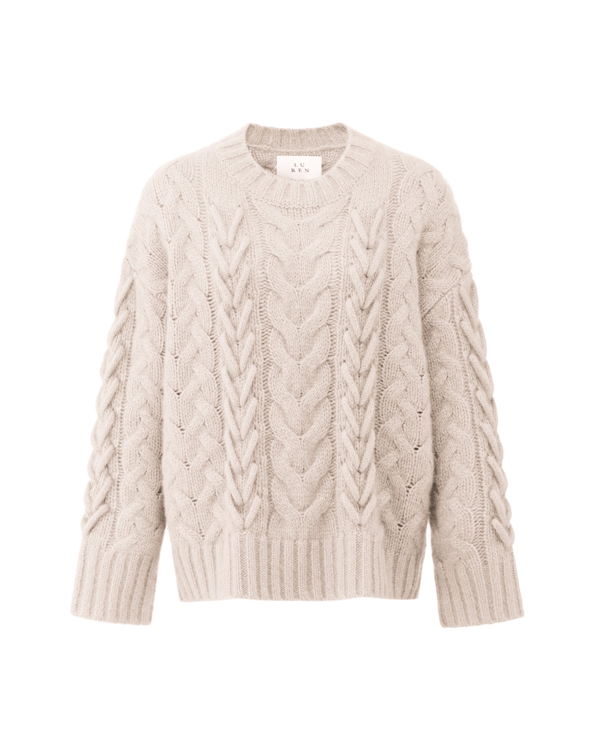 Damen Pullover aus 75 % Kaschmir und 25 % Seide in Wheat – Pullover mit Zopfstrickmuster und zusätzlich applizierten 3D-Zöpfen in grober Strickqualität mit relaxter Passform, Rundhalsausschnitt mit Kragen in Rippstruktur, überschnittener Schulter sowie langen, relaxten Ärmeln. Ärmelbündchen und Saum sind in Rippstruktur gearbeitet und unterstreichen den markanten, handwerklichen Charakter des Designs.