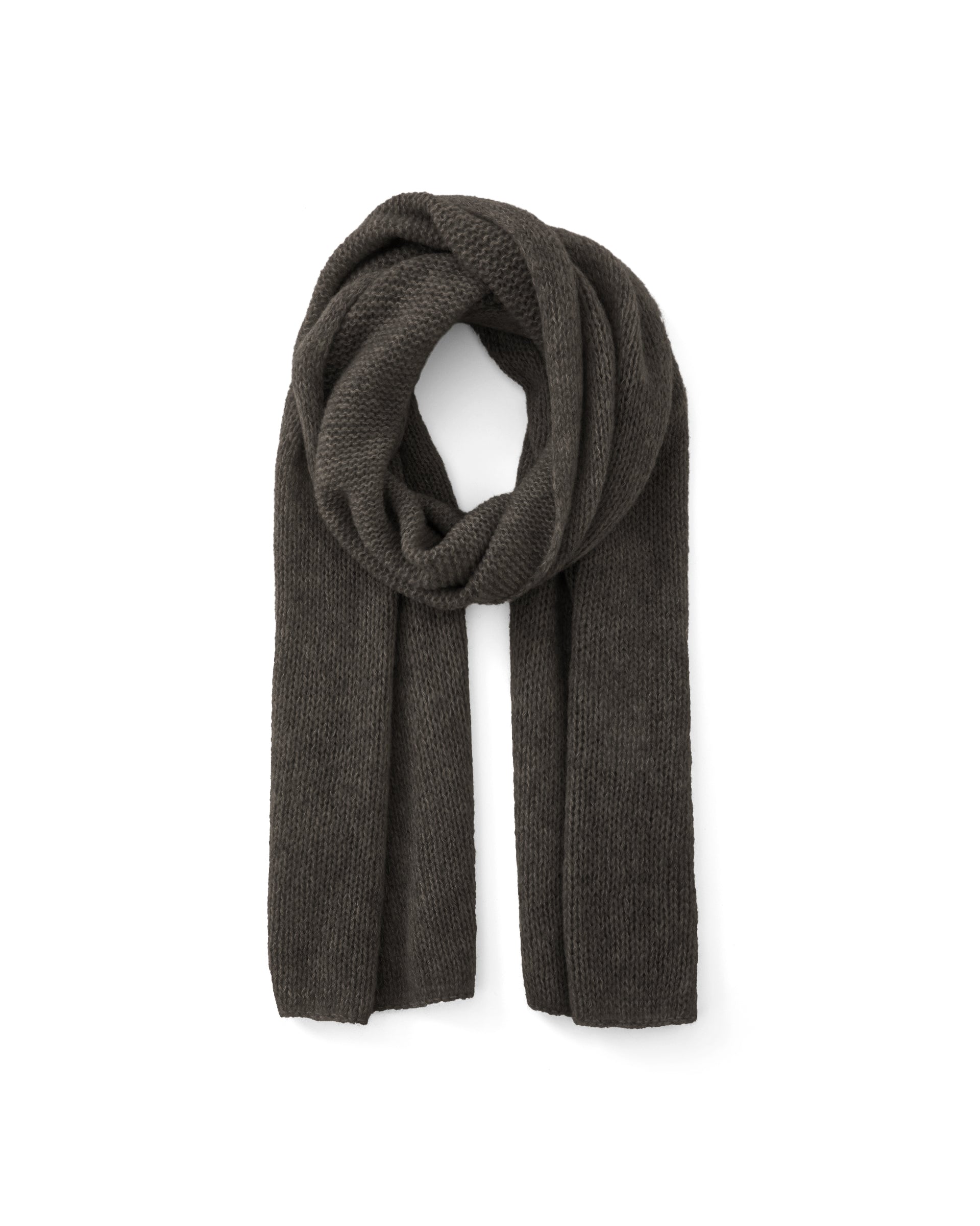 Damen Schal aus 75 % Kaschmir und 25 % Seide in Black Forest – glatt und locker gestrickter Schal mit weicher, fließender Haptik. Das zeitlose Design überzeugt durch seine leichte Optik und vielseitigen Stylingmöglichkeiten.