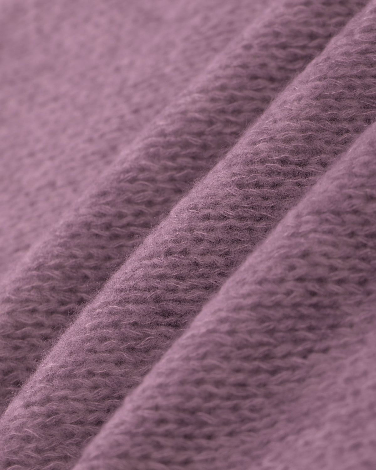 Damen Schal aus 75 % Kaschmir und 25 % Seide in Lilac Mist – glatt und locker gestrickter Schal mit weicher, fließender Haptik. Das zeitlose Design überzeugt durch seine leichte Optik und vielseitigen Stylingmöglichkeiten.
