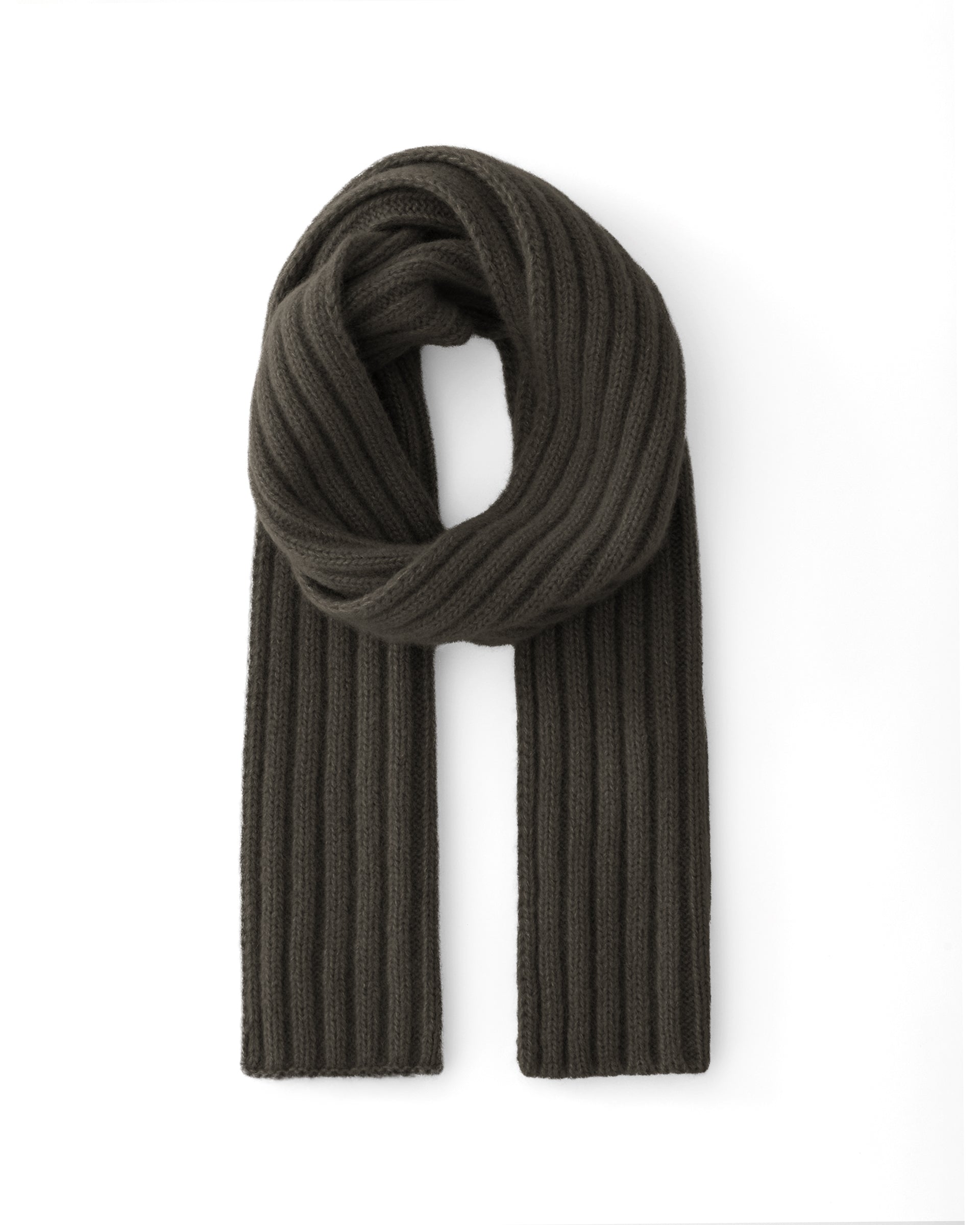 Damen Schal aus 75 % Kaschmir und 25 % Seide in Black Forest – Schal in mittelschwerer Strickqualität mit Rippstruktur. Das zeitlose Design überzeugt durch seine weiche Haptik und vielseitigen Stylingmöglichkeiten.