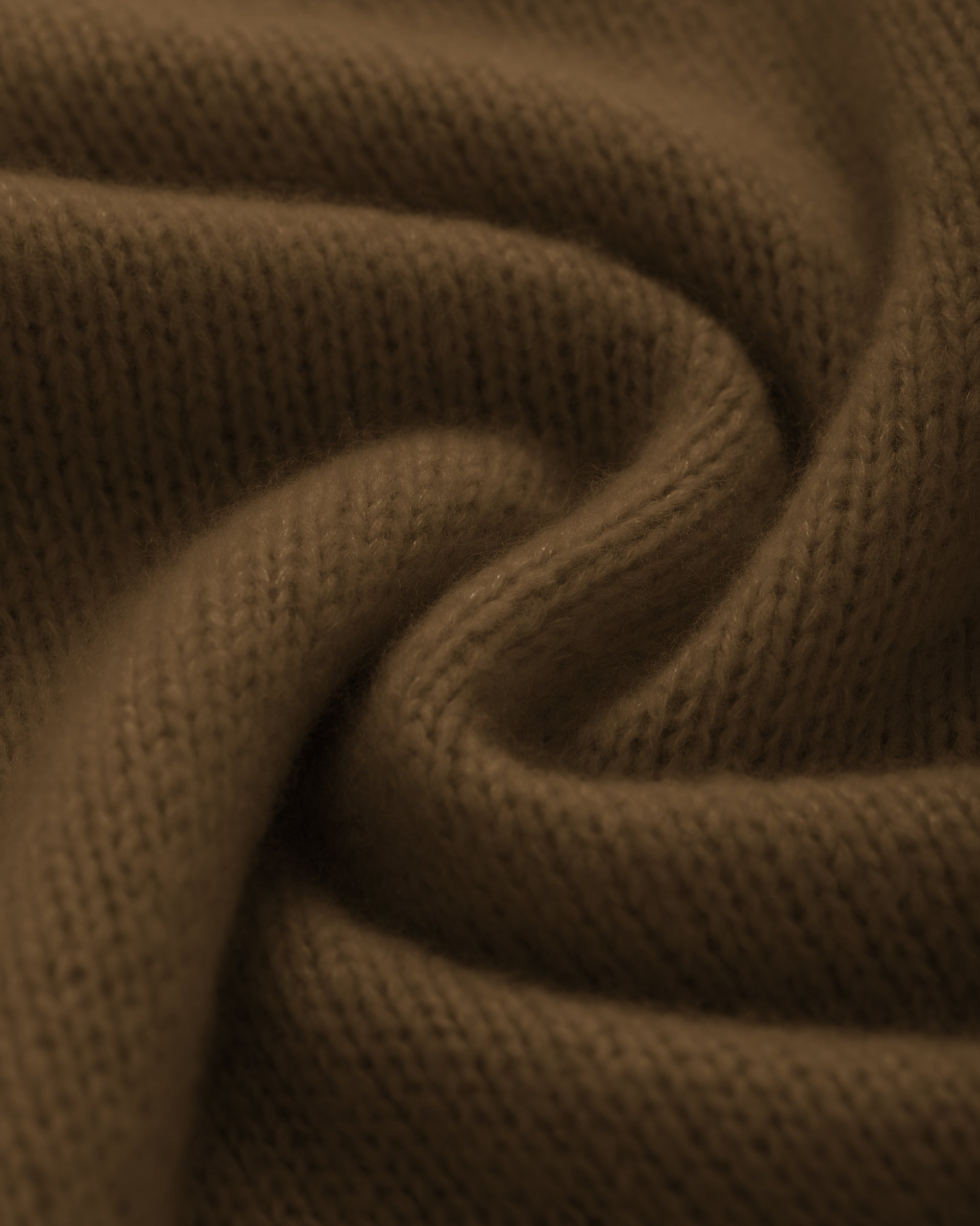 Damen Pullover in tapenade (grün) aus Kaschmir-Seide – mittelschwerer Strick mit kurzer, breiter Passform, Rundhalsausschnitt und relaxten Ärmeln