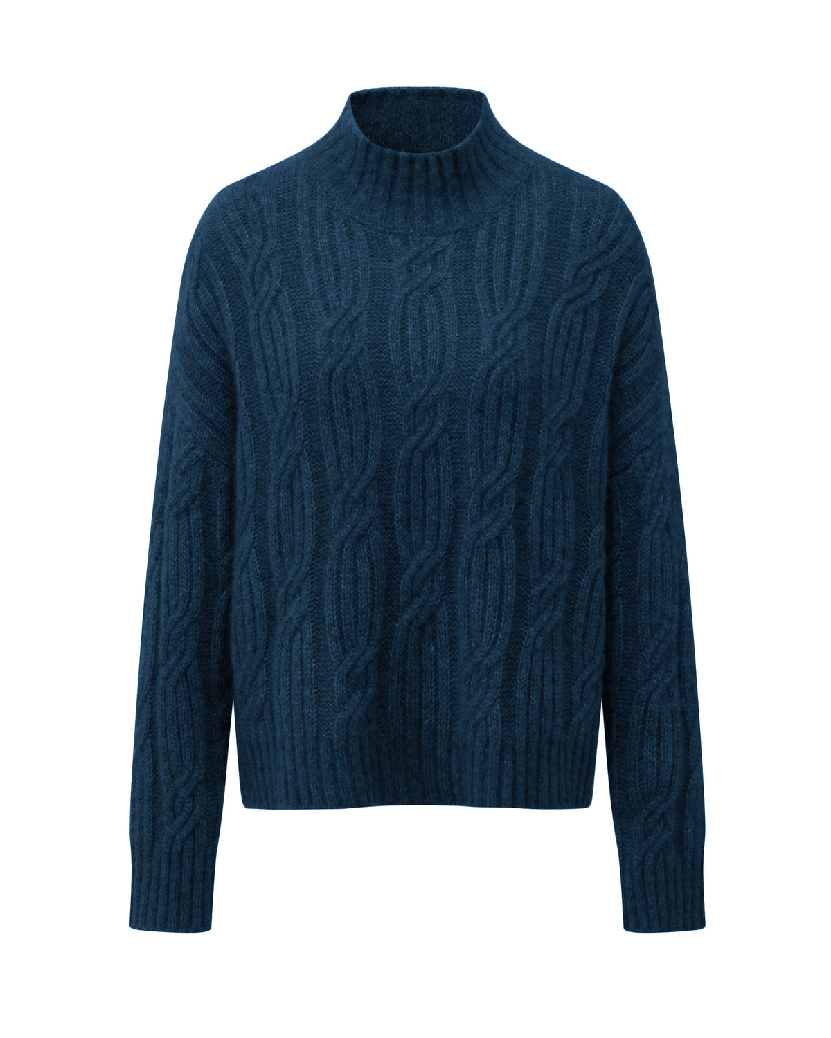 Damen Pullover aus 75 % Kaschmir und 25 % Seide in Midnight Teal – Pullover mit Zopfmuster in mittelschwerer Strickqualität und lockerer Passform, Rundhalsausschnitt mit hohem Stehkragen in Rippstruktur, überschnittener Schulterform sowie langen, relaxten Ärmeln. Ärmelbündchen und Saum sind in Rippstruktur gearbeitet und verleihen dem Modell einen markanten, zeitlosen Look.