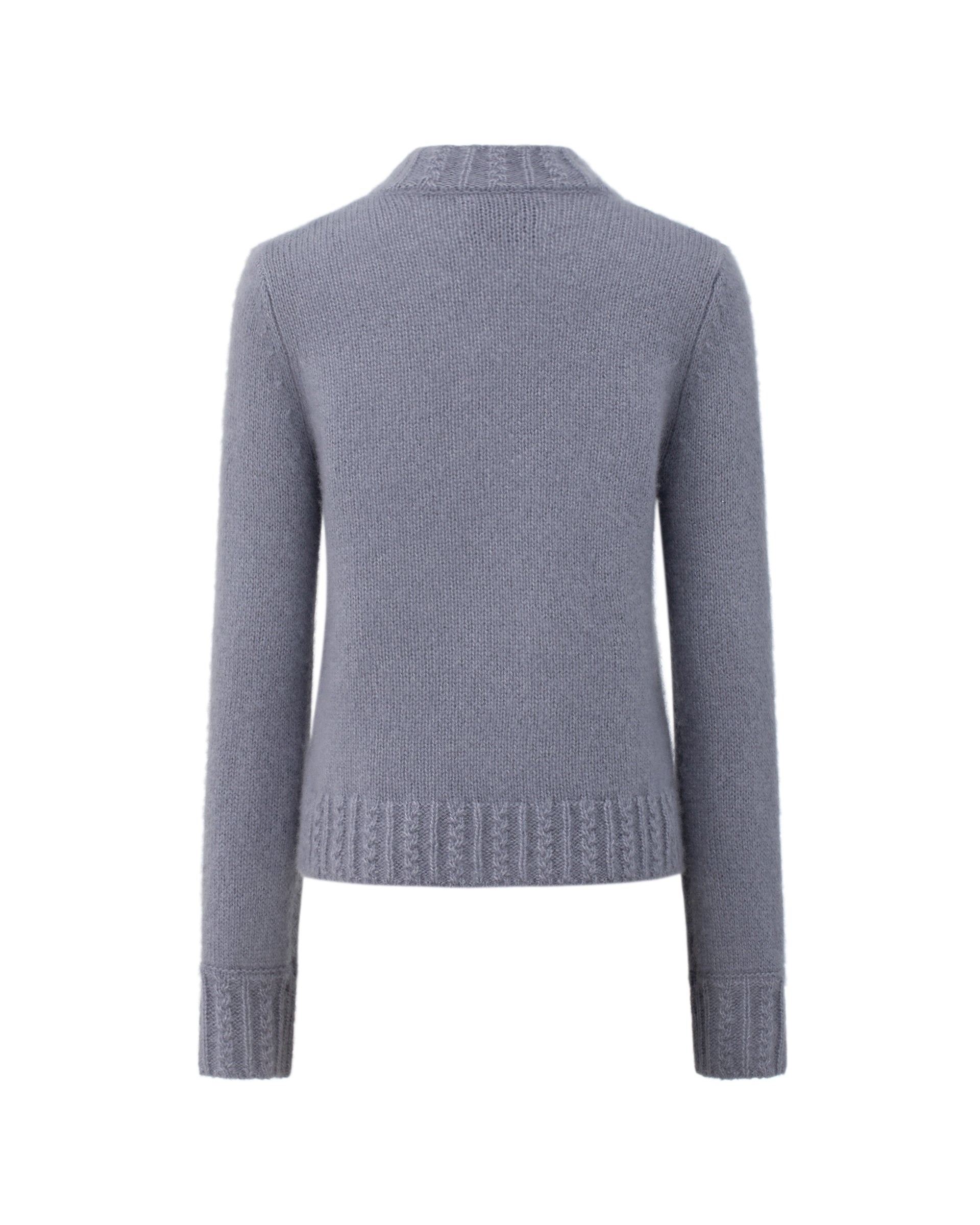 Damen Pullover aus 75 % Kaschmir und 25 % Seide in Blue Mirage – glatt gestrickter Pullover in grober Strickqualität mit körperbetonter Passform, Rundhalsausschnitt mit Stehkragen im Zopfmuster, klassischer Schulterform sowie langen, schmalen Ärmeln. Ärmelbündchen und Saum sind im Zopfmuster gearbeitet und verleihen dem Modell einen markanten, strukturierten Look.