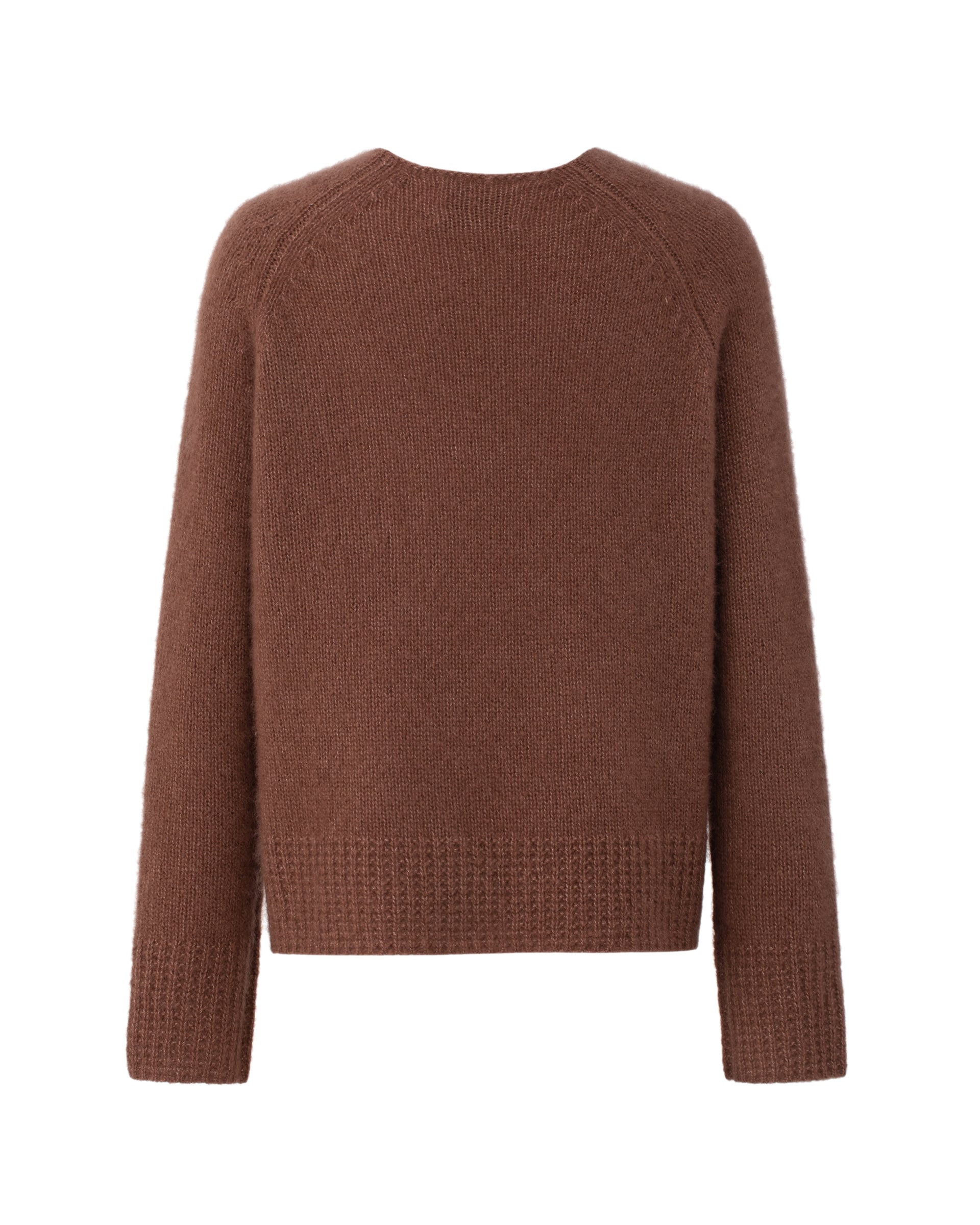 Damen Pullover aus 75 % Kaschmir und 25 % Seide in Maple – glatt gestrickter Pullover in grober Strickqualität mit lockerer Passform und geradem Schnitt, weitem, cleanem Rundhalsausschnitt, Raglanärmeln sowie langen, schmalen Ärmeln. Ärmelbündchen und Saum sind mit einem grafischen Strickmuster gearbeitet. Schlitze an den Seitennähten verleihen dem Modell eine moderne, lässige Silhouette.
