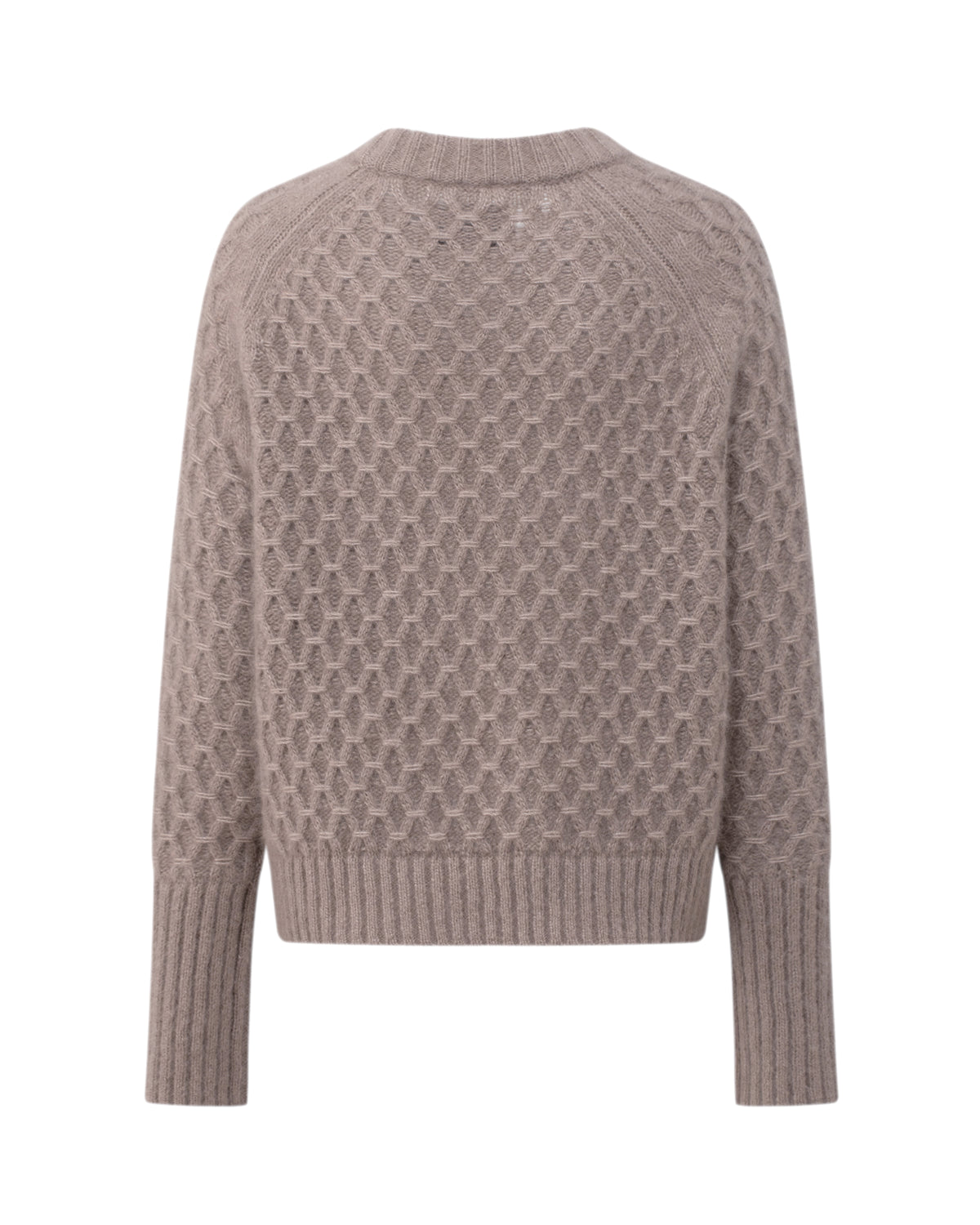 Damen Pullover aus 75 % Kaschmir und 25 % Seide in Natural Twine – Pullover mit grafischem Zopfstrickmuster in grober Strickqualität und oversized Passform mit breiter, kurzer, gerade geschnittener Silhouette. Das Modell verfügt über einen Rundhalsausschnitt mit Kragen in Rippstruktur, Raglanärmel sowie lange, relaxte Ärmel. Hohe Ärmelbündchen und Saum sind in Rippstruktur gearbeitet und verleihen dem Design einen markanten, modernen Look.