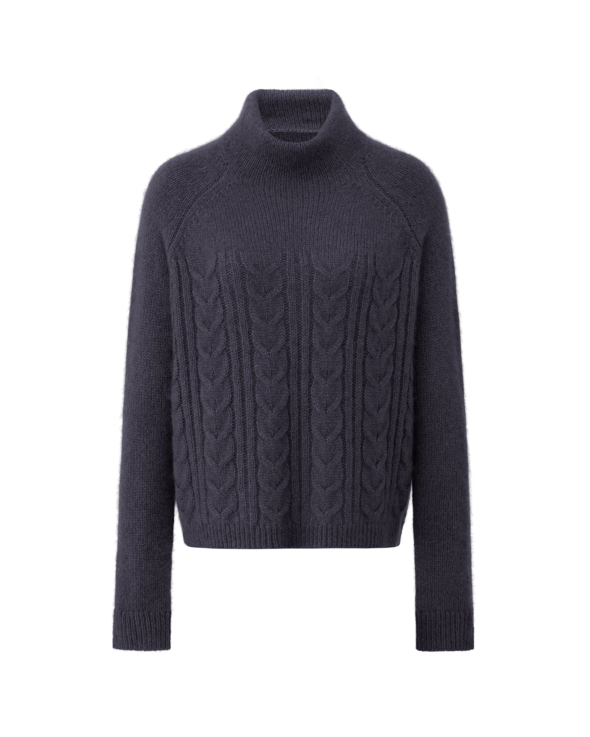 Damen Pullover aus 75 % Kaschmir und 25 % Seide in Graphite Grey – glatt gestrickter Pullover mit Zopfstrickmuster in mittelschwerer Qualität und figurbetonter Passform. Das Modell verfügt über einen Kragen, der als Stehkragen oder Rollkragen getragen werden kann, Raglanärmel sowie lange, schmale Ärmel. Ärmelbündchen und Saum sind in Rippstruktur gearbeitet und verleihen dem Design einen stilvollen Abschluss.