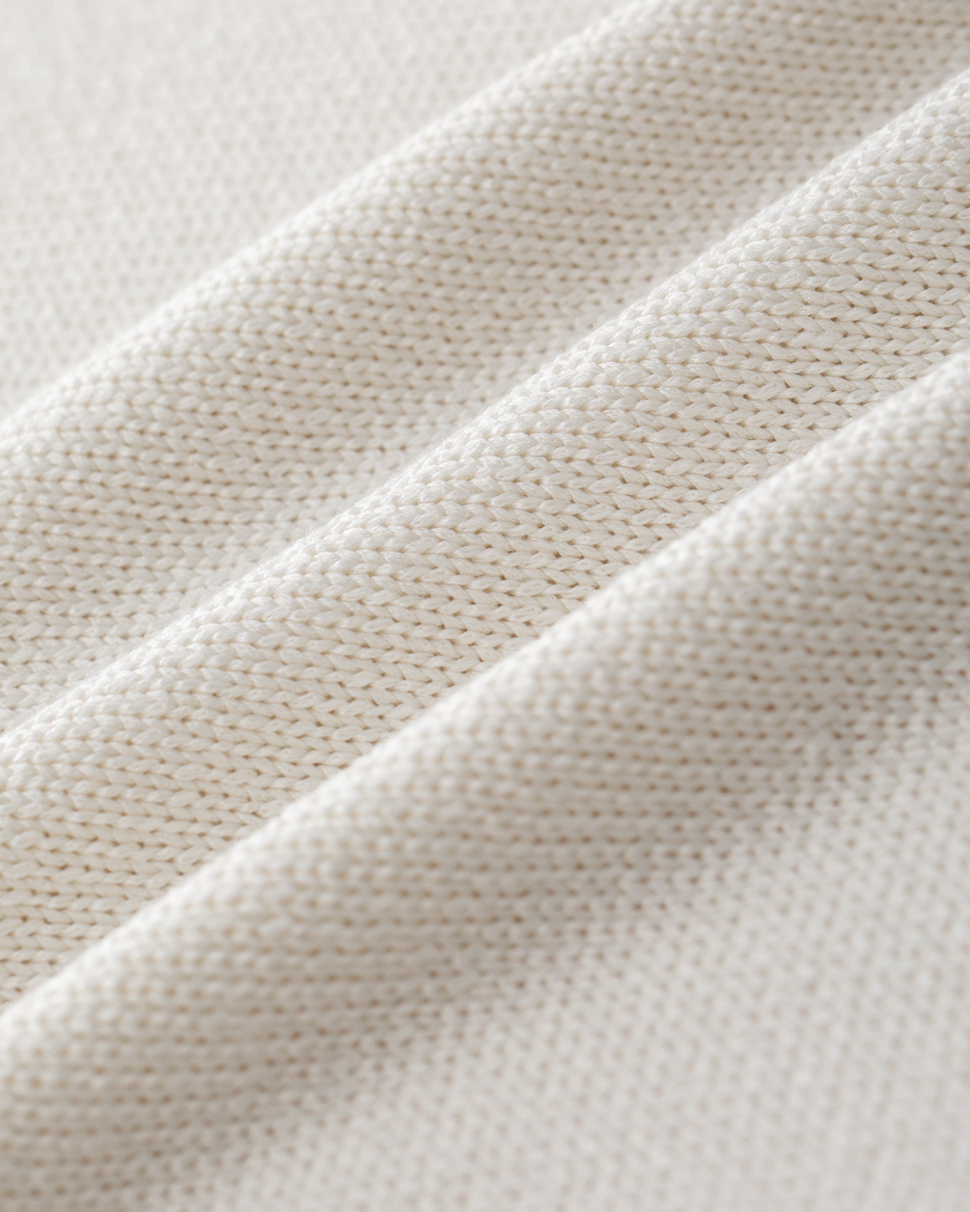 Damen Rock in chalk (creme) aus 100 % Seide – mittelschwerer, glatt und kompakt gestrickter Stoff, figurbetonte Passform, Midilänge, Taillenbund mit Gummizug und langer Schlitz hinten.