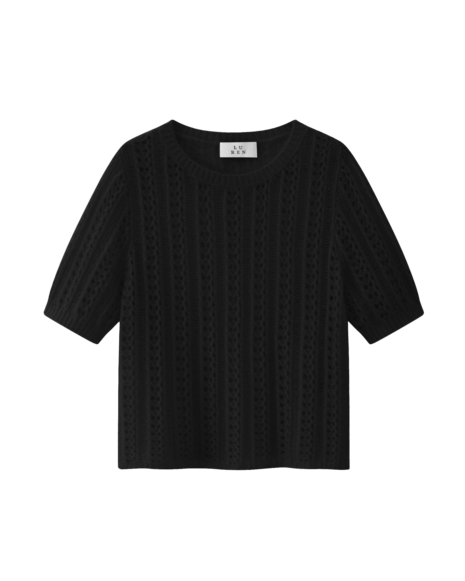 Damen Halbarm-Pullover in black (schwarz) aus Kaschmir-Seide – mittelschwerer, leichter und luftiger Strick mit Ajour-Lochmuster, relaxte Passform, Rundhalsausschnitt mit Rippkragen, klassische Schulter, Halbarm sowie Rippbündchen an Ärmeln und Saum.