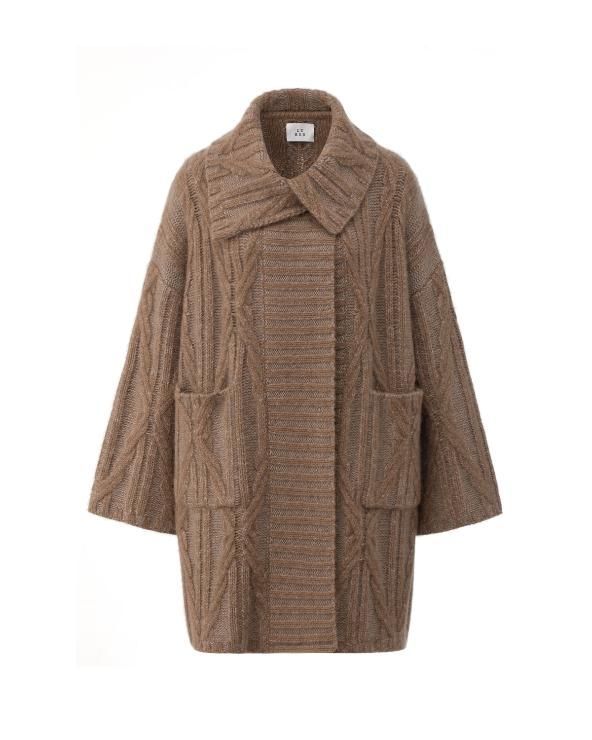Damen Jacke aus 75% Kaschmir, 25% Seide in Cocoa Twine – Jacke mit breitem, überlappendem Kragen, aufgesetzten Taschen auf Hüfthöhe, weiten Ärmeln und verlängertem, hüftbedeckendem Schnitt sowie einem Strukturmix aus verschiedenen Strickmustern.