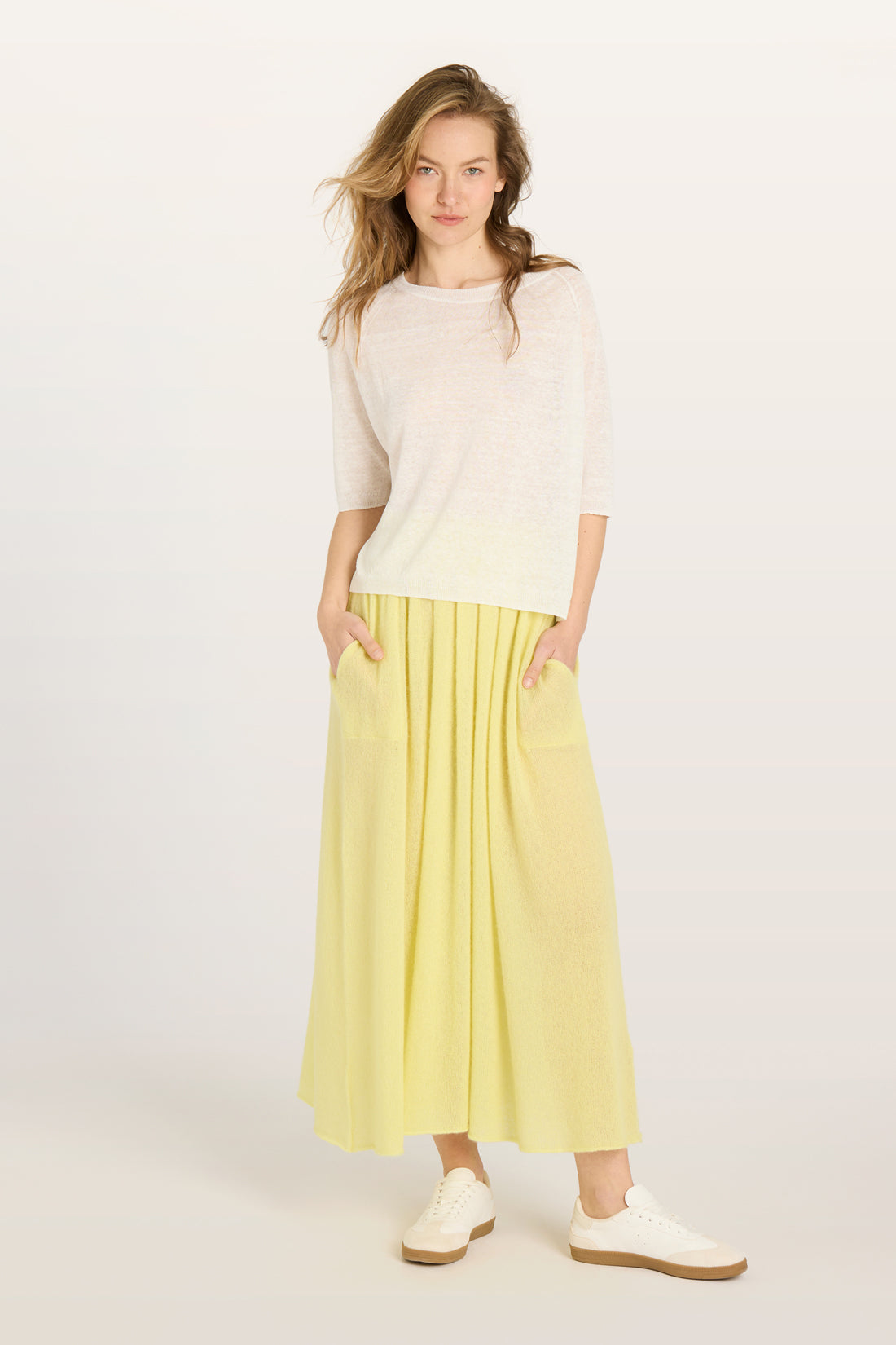 TONIA Top