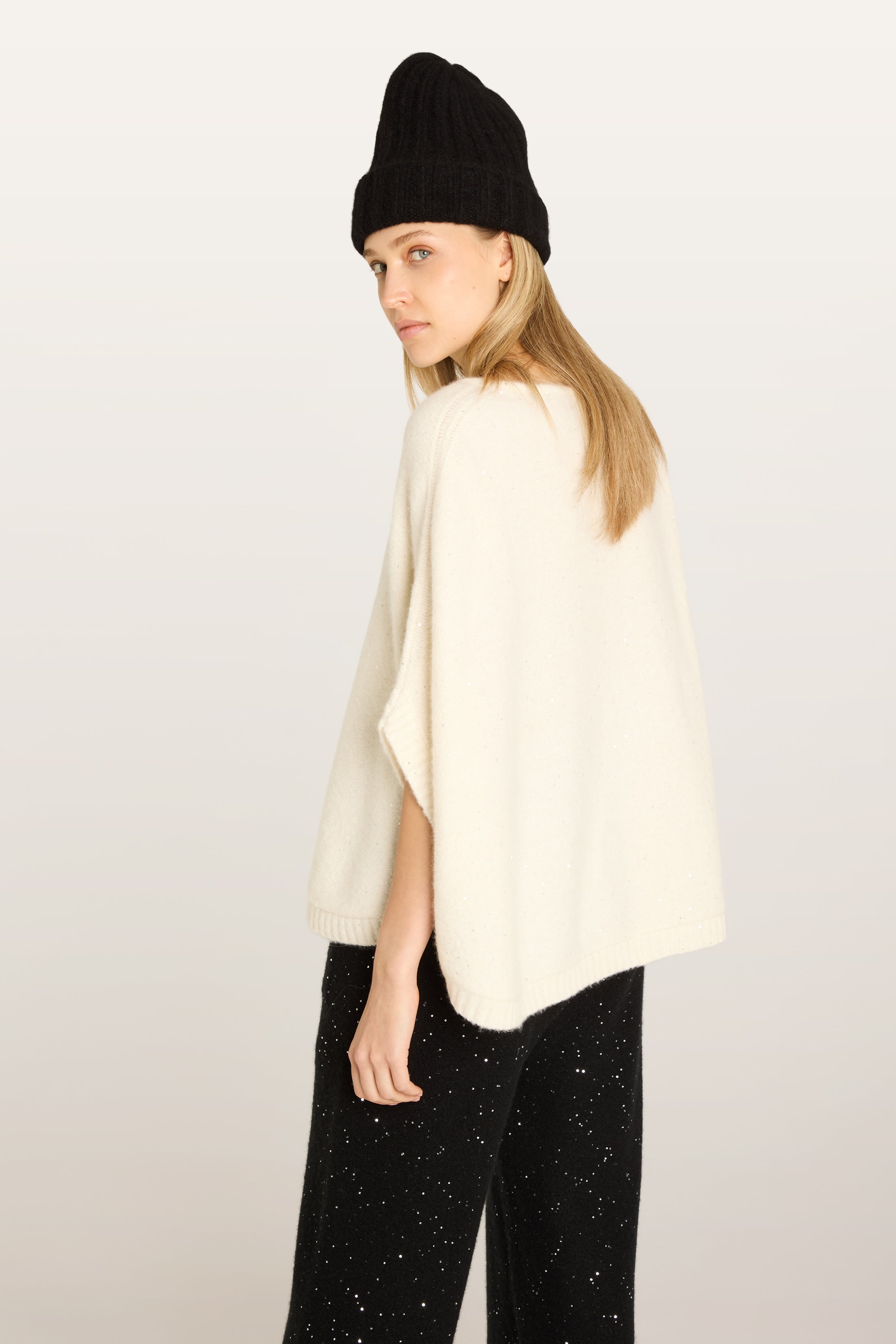 TRISHA NOS Poncho