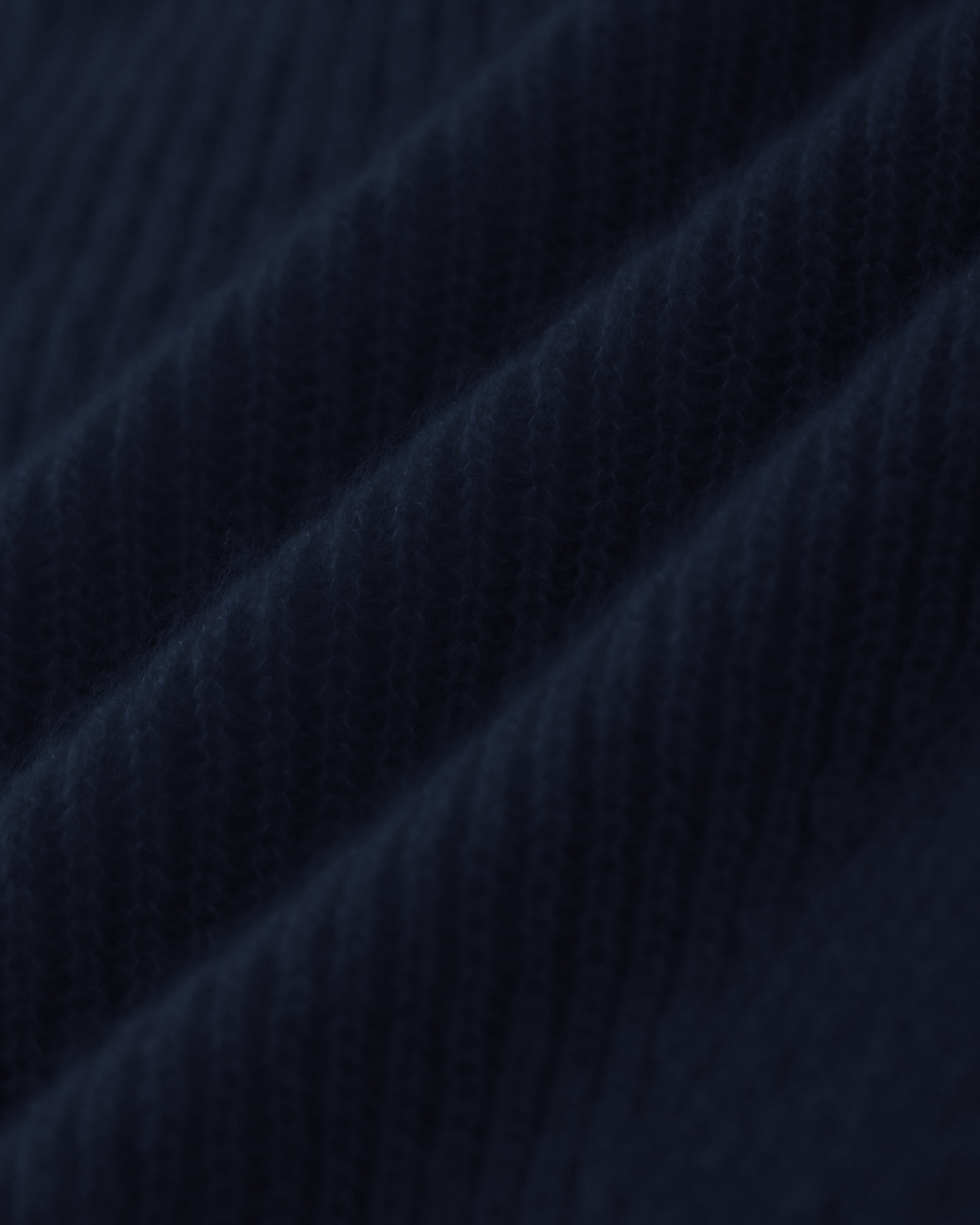 Damen Cardigan aus 75 % Kaschmir und 25 % Seide in french navy (dunkelblau) – mittelschwerer Cardigan im Halbpatent-Strick mit oversized Passform, Kunststoff-Knopfleiste sowie langen, weiten Ärmeln