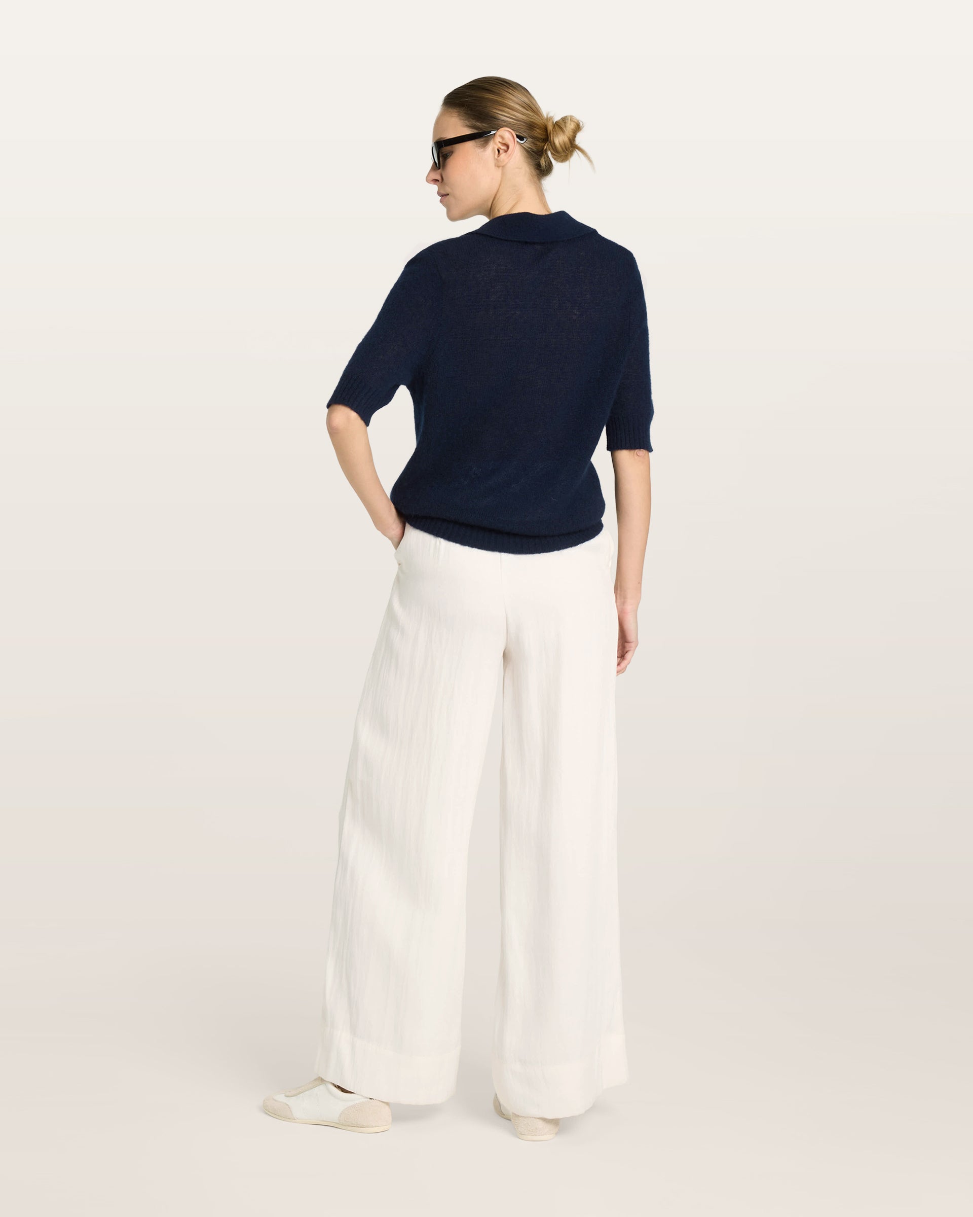 Damen Kurzarm-Pullover in French Navy (dunkelblau) aus Kaschmir-Seide – leichter luftiger Strick mit Polokragen, Halbarm und relaxter Passform