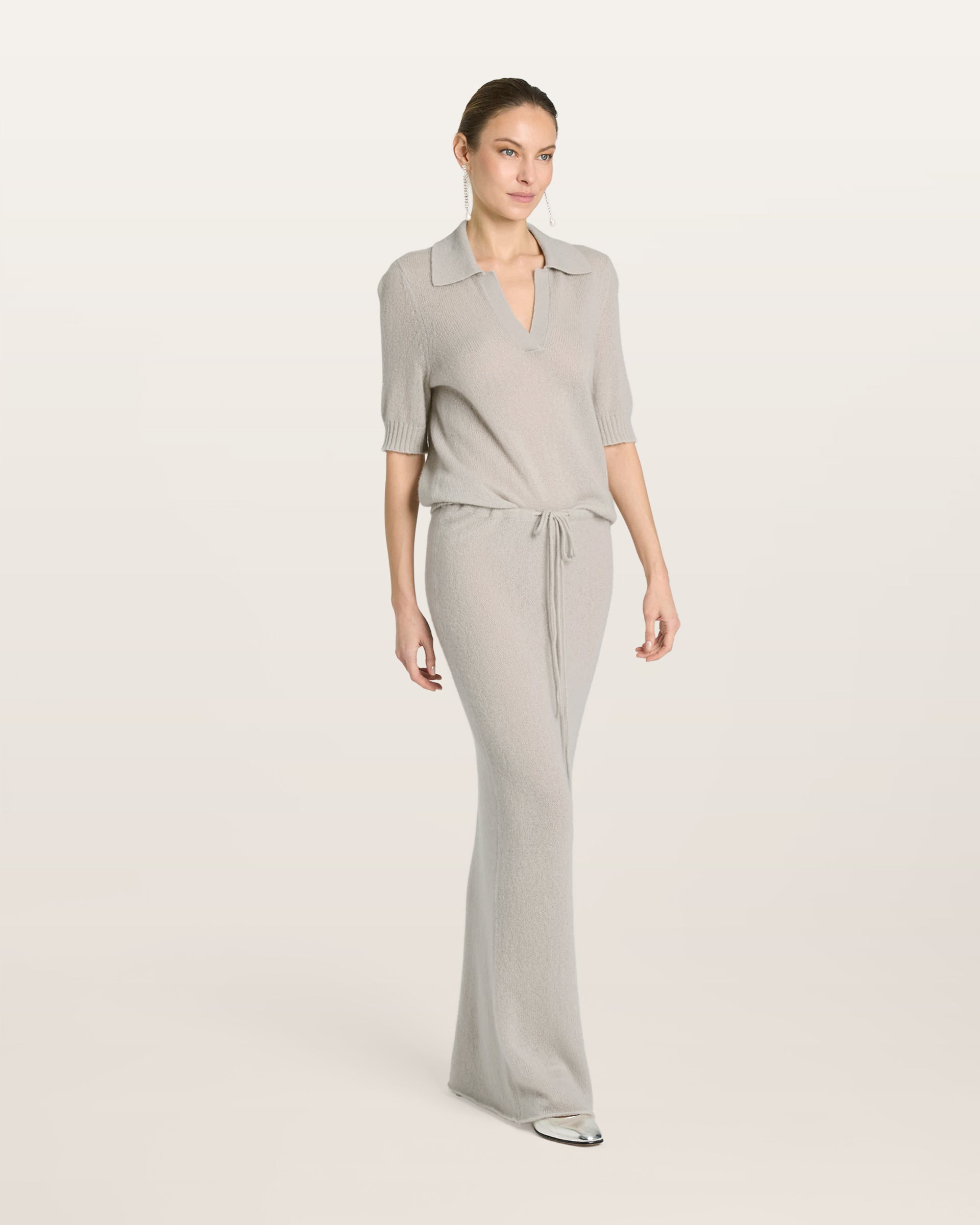 Damen Kurzarm-Pullover in royal silver (grau) aus Kaschmir-Seide – leichter luftiger Strick mit Polokragen, Halbarm und relaxter Passform