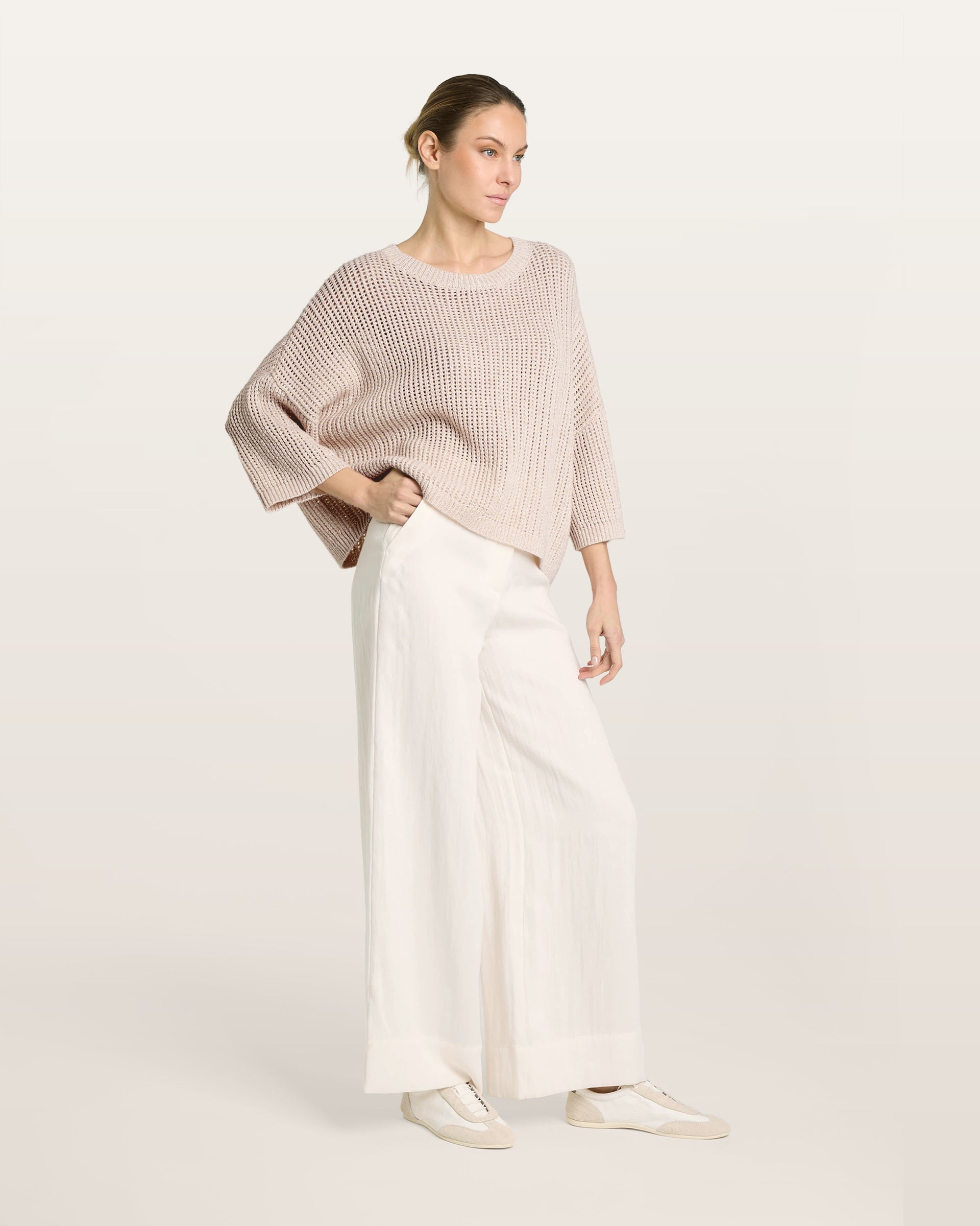 Damen Kurzarm-Pullover aus 63 % Leinen und 37 % Kaschmir in atlas (hellbeige) – mittelschwerer, oversized geschnittener Pullover mit transparentem Lochmuster, großem Rundhalsausschnitt mit Rippkragen, überschnittener Schulter, Halbarm sowie Rippbündchen an Ärmeln und Saum