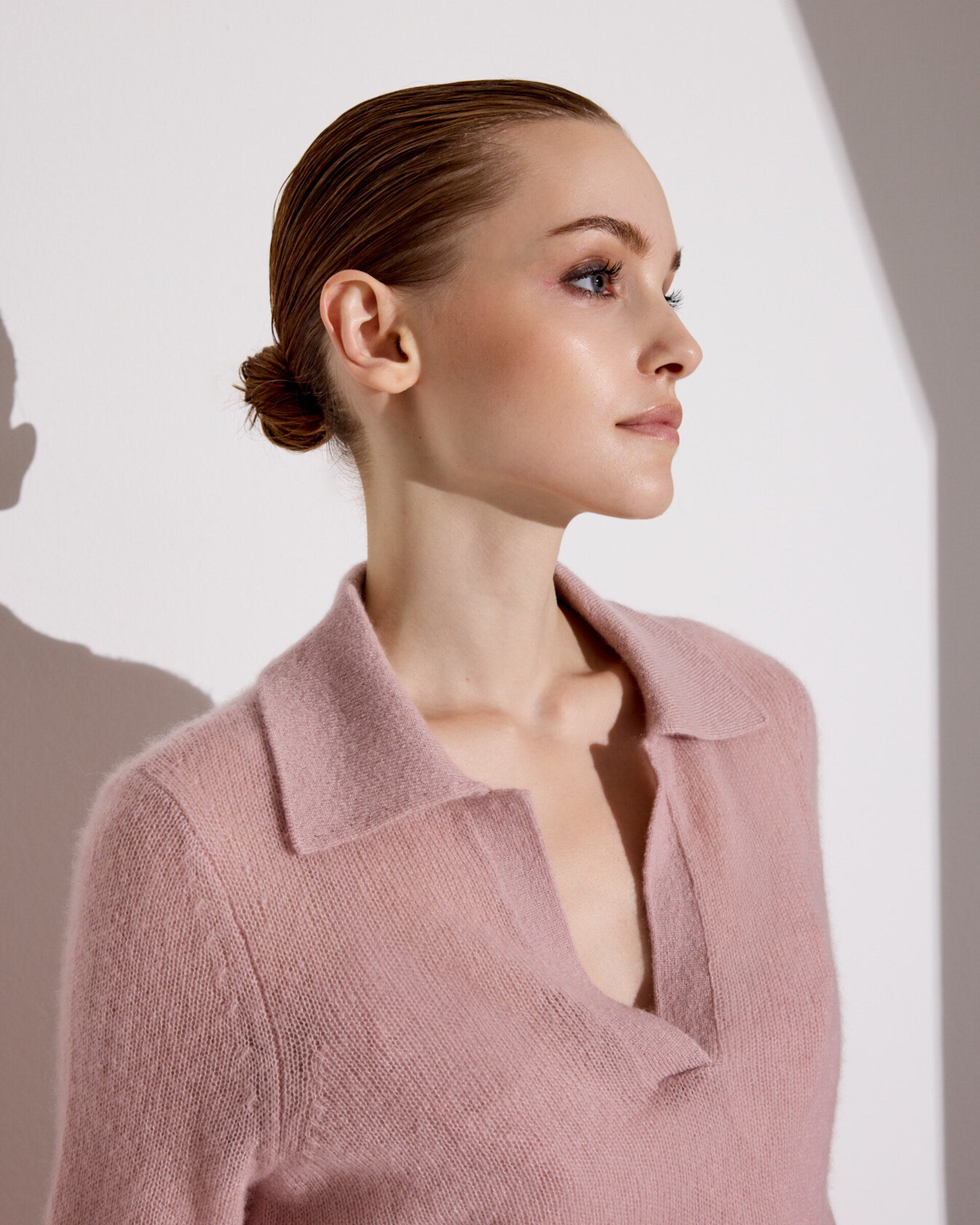 Damen Kurzarm-Pullover in pinkish grey (rosa) aus Kaschmir-Seide – leichter luftiger Strick mit Polokragen, Halbarm und relaxter Passform