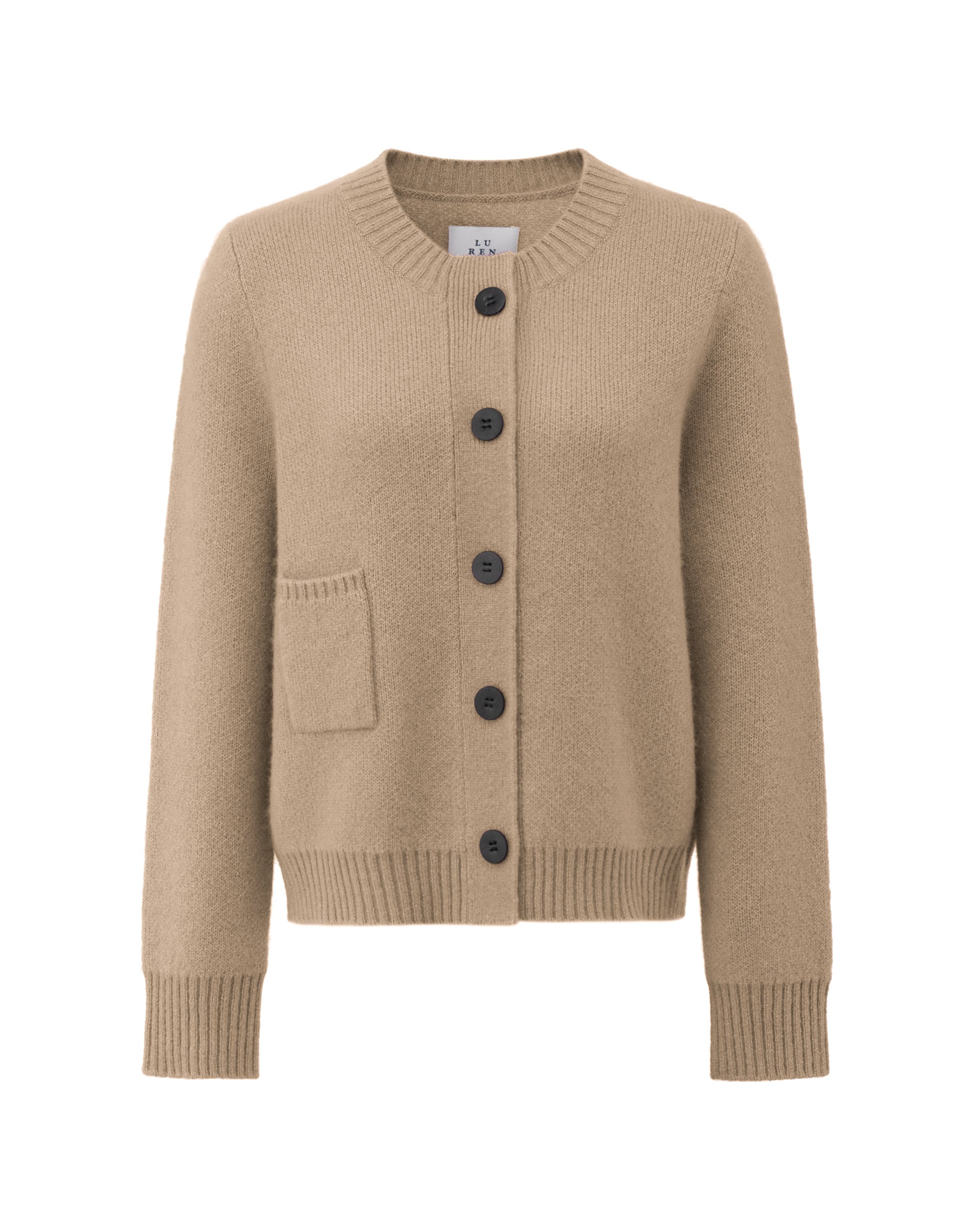 Damen Cardigan aus 75 % Kaschmir und 25 % Seide in Warm Sand – glatt gestrickter Cardigan in mittelschwerer Qualität mit körperbetonter Passform, Rundhalsausschnitt mit Kragen in Rippstruktur sowie klassischer Schulterform und langen, schmalen Ärmeln. Ärmelbündchen und Saum sind in Rippstruktur gearbeitet. Knöpfe aus waschbarem Leder und eine kleine aufgesetzte Tasche unterhalb der rechten Brust verleihen dem Modell stilvolle Designakzente.
