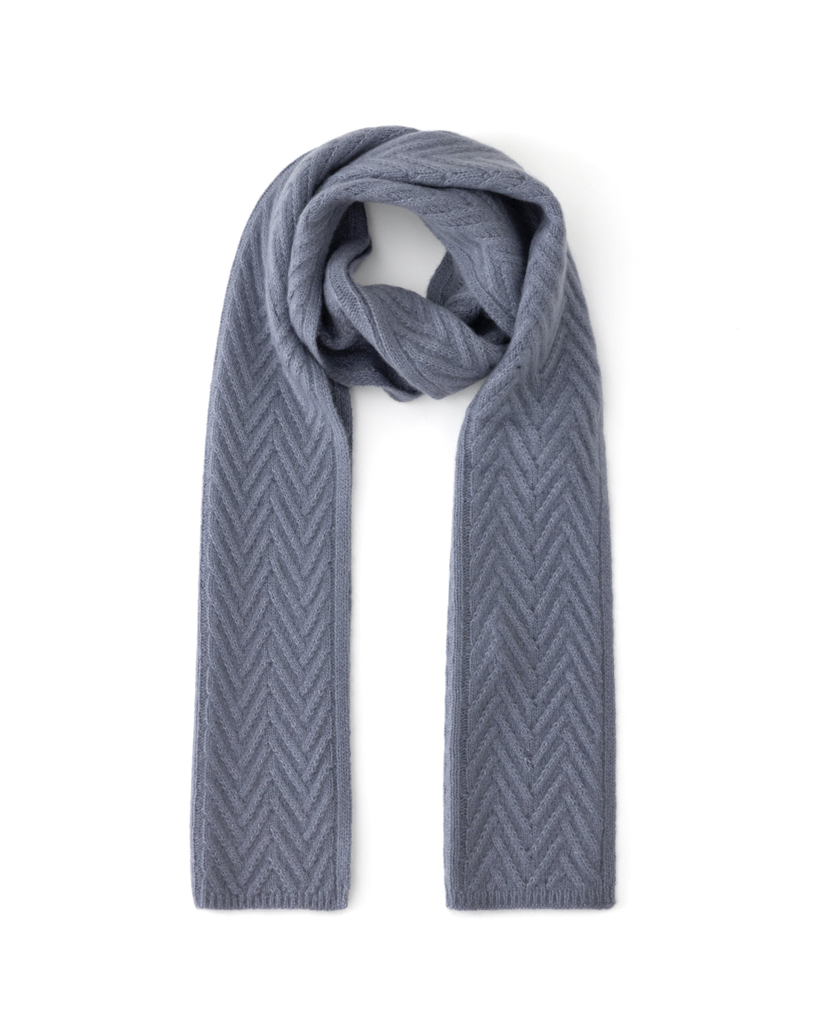 Damen Schal aus 75 % Kaschmir und 25 % Seide in Blue Mirage – Schal mit Zopfmuster in mittelschwerer Strickqualität. Das zeitlose Design überzeugt durch seine markante Strickstruktur, die weiche Haptik und vielseitige Stylingmöglichkeiten.
