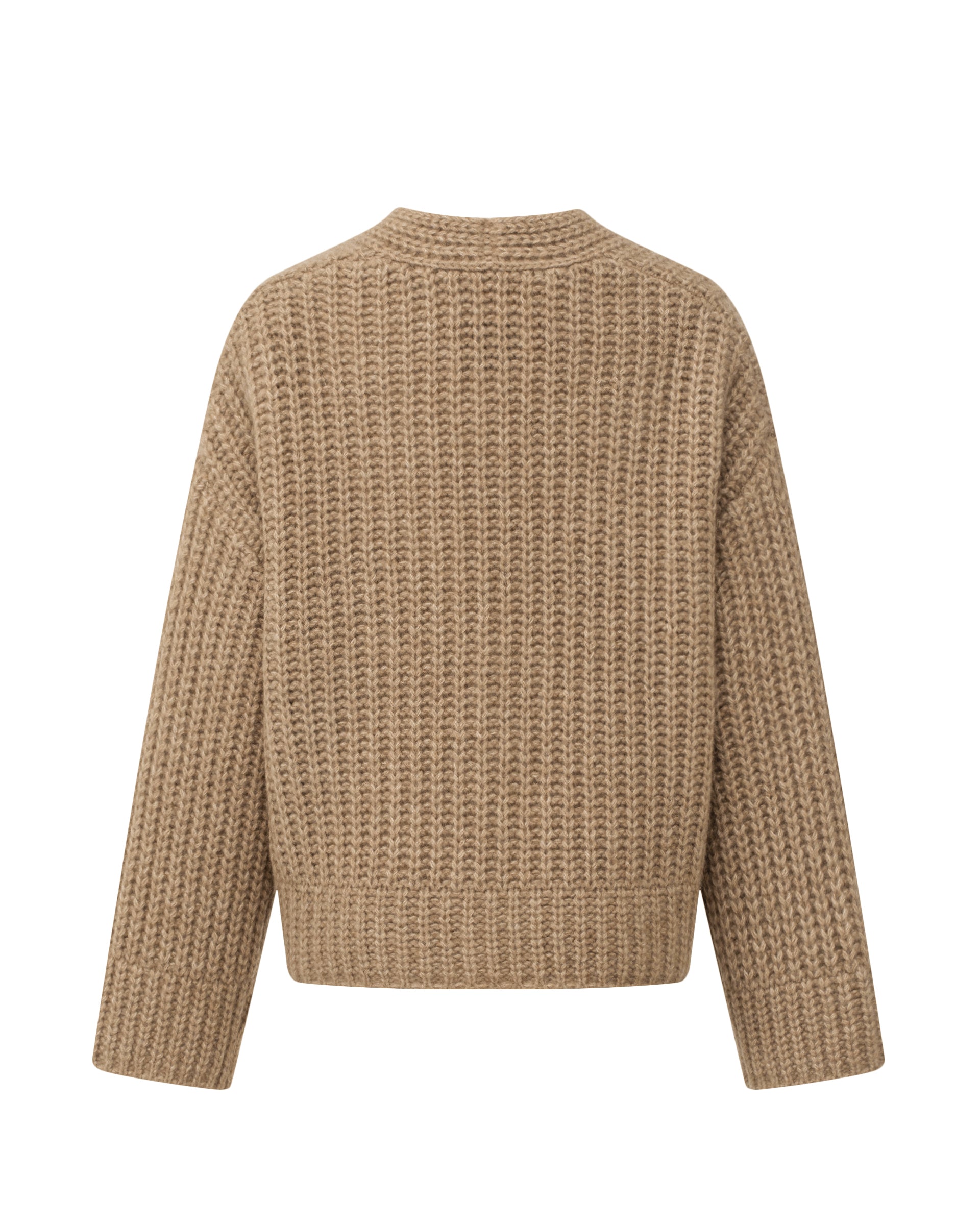 Damen Cardigan aus 75 % Kaschmir und 25 % Seide in Warm Sand – im Halbpatent-Strickmuster gearbeiteter Cardigan in grober Strickqualität mit oversized Passform in kurzer, weiter Silhouette. Das Modell verfügt über eine überschnittene Schulter, lange, weite Ärmel sowie einen einzelnen Knopf aus waschbarem Leder als Verschlussdetail.