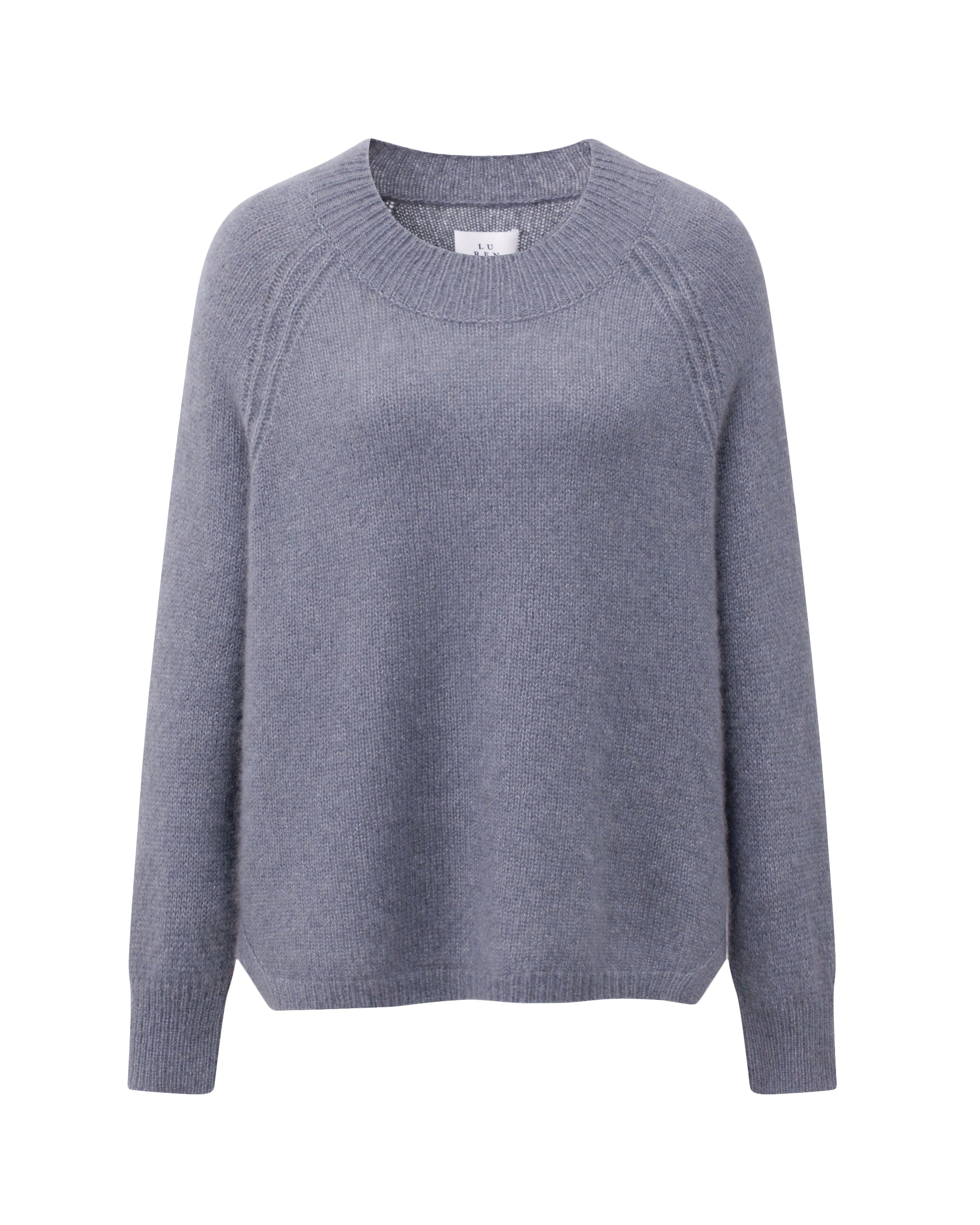 Damen Pullover aus 75 % Kaschmir und 25 % Seide in Blue Mirage – glatt und locker gestrickter Pullover in mittelschwerer Qualität mit locker fallender Passform, Rundhalsausschnitt mit breitem Kragen in Rippstruktur, Raglanärmeln sowie langen, relaxten Ärmeln. Saum und Ärmelbündchen sind in Rippstruktur gearbeitet. Schlitze an den Seiten verleihen dem Modell eine moderne, lässige Silhouette.
