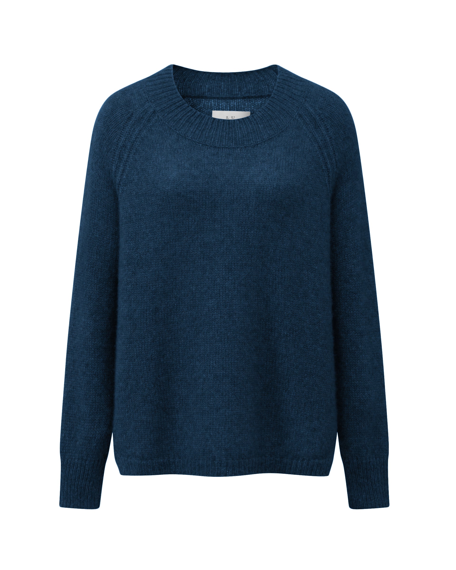 Damen Pullover aus 75 % Kaschmir und 25 % Seide in Midnight Teal  – glatt und locker gestrickter Pullover in mittelschwerer Qualität mit locker fallender Passform, Rundhalsausschnitt mit breitem Kragen in Rippstruktur, Raglanärmeln sowie langen, relaxten Ärmeln. Saum und Ärmelbündchen sind in Rippstruktur gearbeitet. Schlitze an den Seiten verleihen dem Modell eine moderne, lässige Silhouette.

