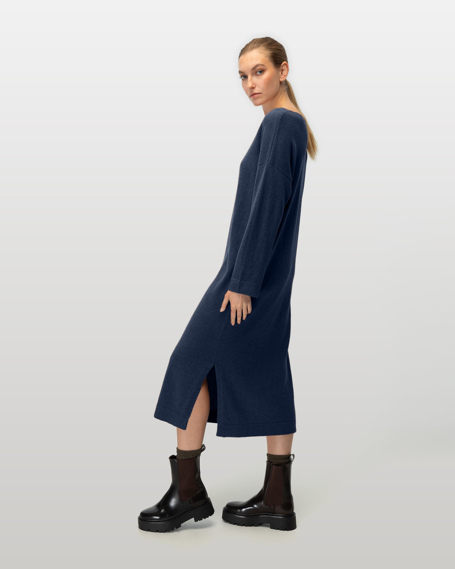 HACHI FW2022048 Cashmere NAVY