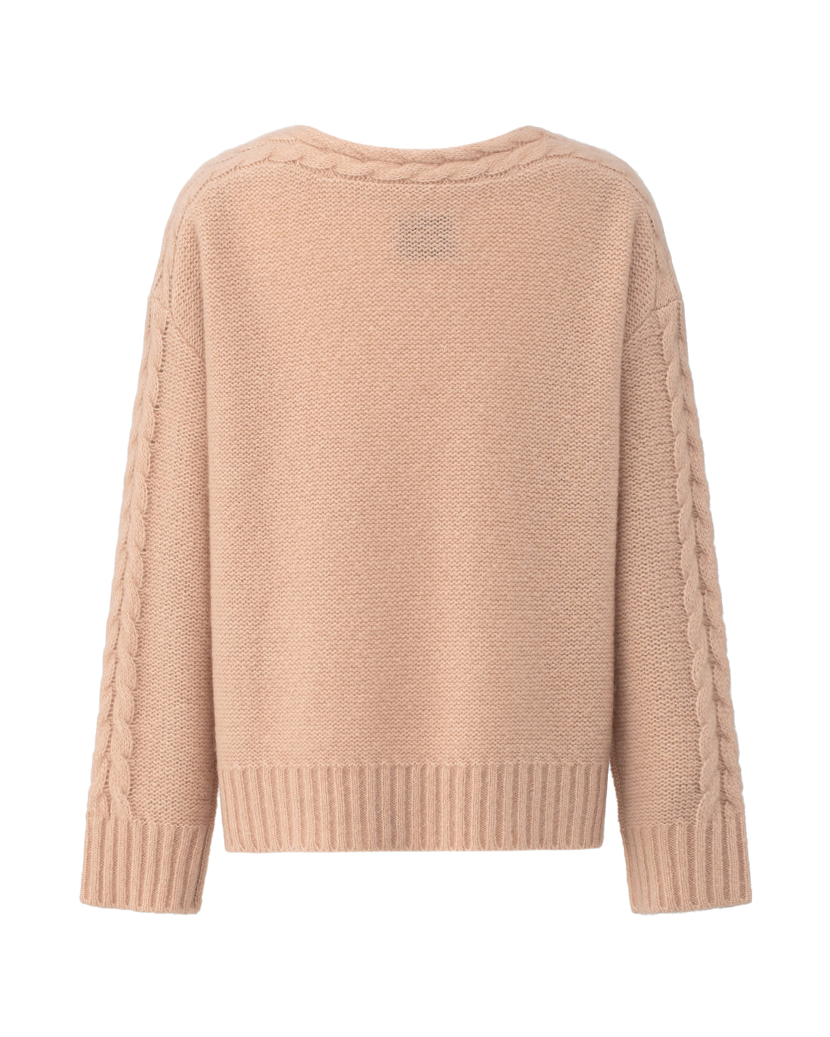 Damen Pullover aus 75% Kaschmir, 25% Seide in Rose Beige – Pullover mit Rundhalsausschnitt und breiter, strukturierter Strickblende, Zopfstrickmuster entlang der Ärmel und im Schulterbereich, glatt strukturiertem Rumpfbereich sowie breitem Saumabschluss und langen, geraden Ärmeln mit Bündchen in Rippstrick.