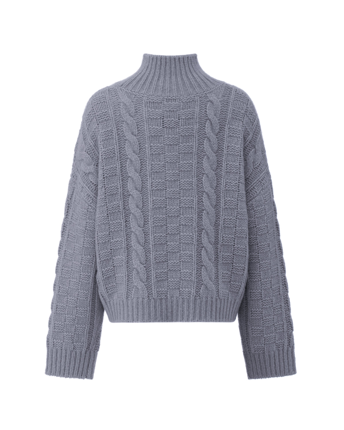 Damen Pullover aus 75 % Kaschmir und 25 % Seide in Blue Mirage – grob gestrickter Pullover mit Zopf- und Schachbrettmuster in oversized Passform, hohem Stehkragen in Rippstruktur, überschnittener Schulter sowie langen, relaxten Ärmeln. Ärmelbündchen und Saum sind in Rippstruktur gearbeitet und unterstreichen den markanten Strickcharakter des Modells.