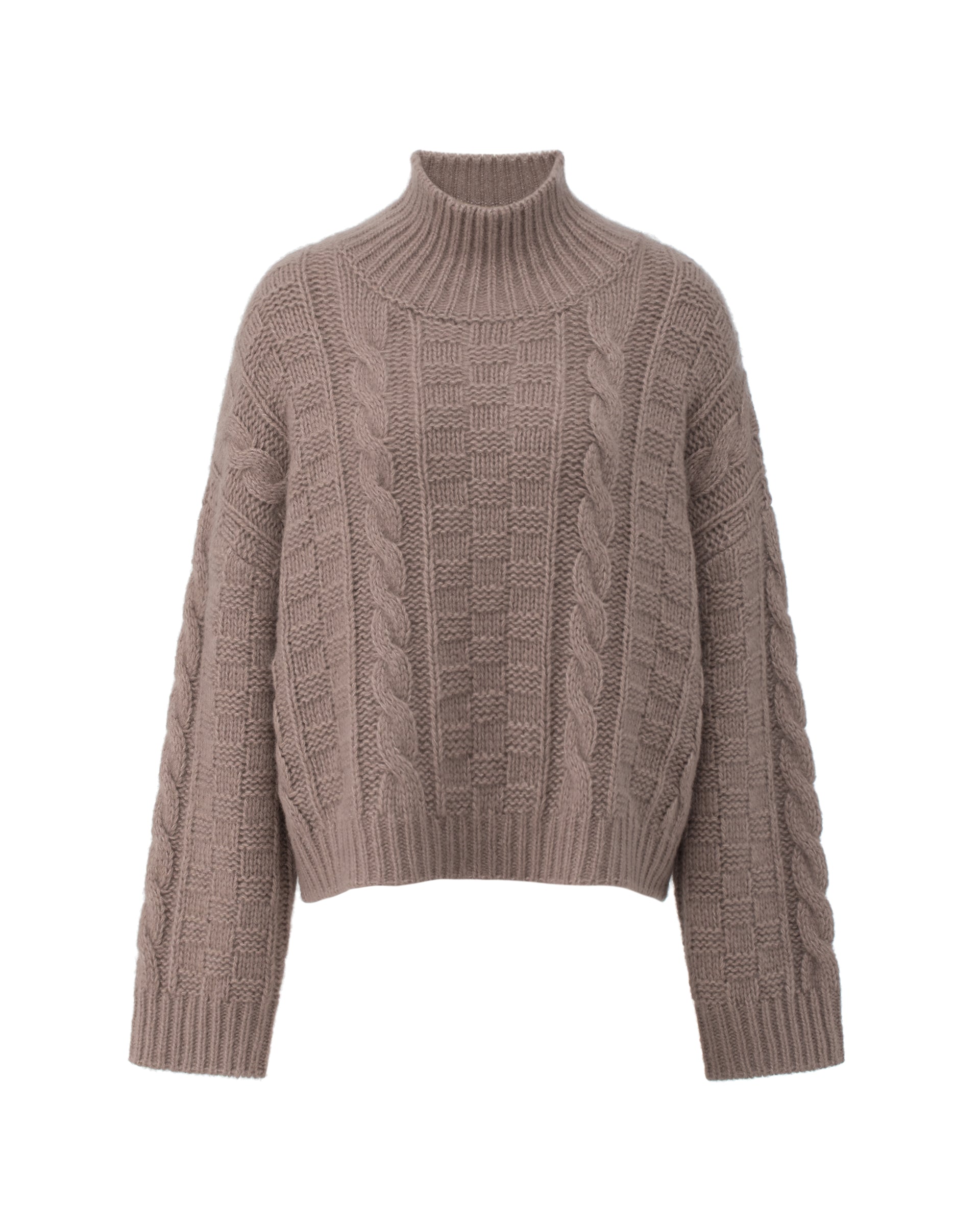 Damen Pullover aus 75 % Kaschmir und 25 % Seide in Natural Twine – grob gestrickter Pullover mit Zopf- und Schachbrettmuster in oversized Passform, hohem Stehkragen in Rippstruktur, überschnittener Schulter sowie langen, relaxten Ärmeln. Ärmelbündchen und Saum sind in Rippstruktur gearbeitet und unterstreichen den markanten Strickcharakter des Modells.