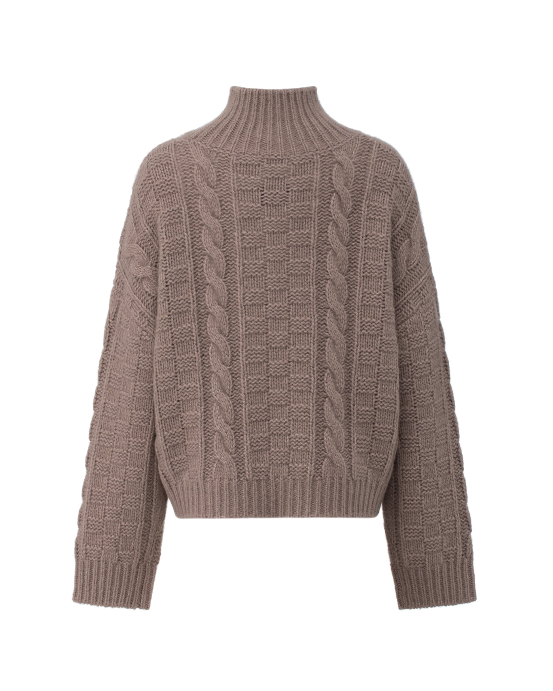 Damen Pullover aus 75 % Kaschmir und 25 % Seide in Natural Twine – grob gestrickter Pullover mit Zopf- und Schachbrettmuster in oversized Passform, hohem Stehkragen in Rippstruktur, überschnittener Schulter sowie langen, relaxten Ärmeln. Ärmelbündchen und Saum sind in Rippstruktur gearbeitet und unterstreichen den markanten Strickcharakter des Modells.