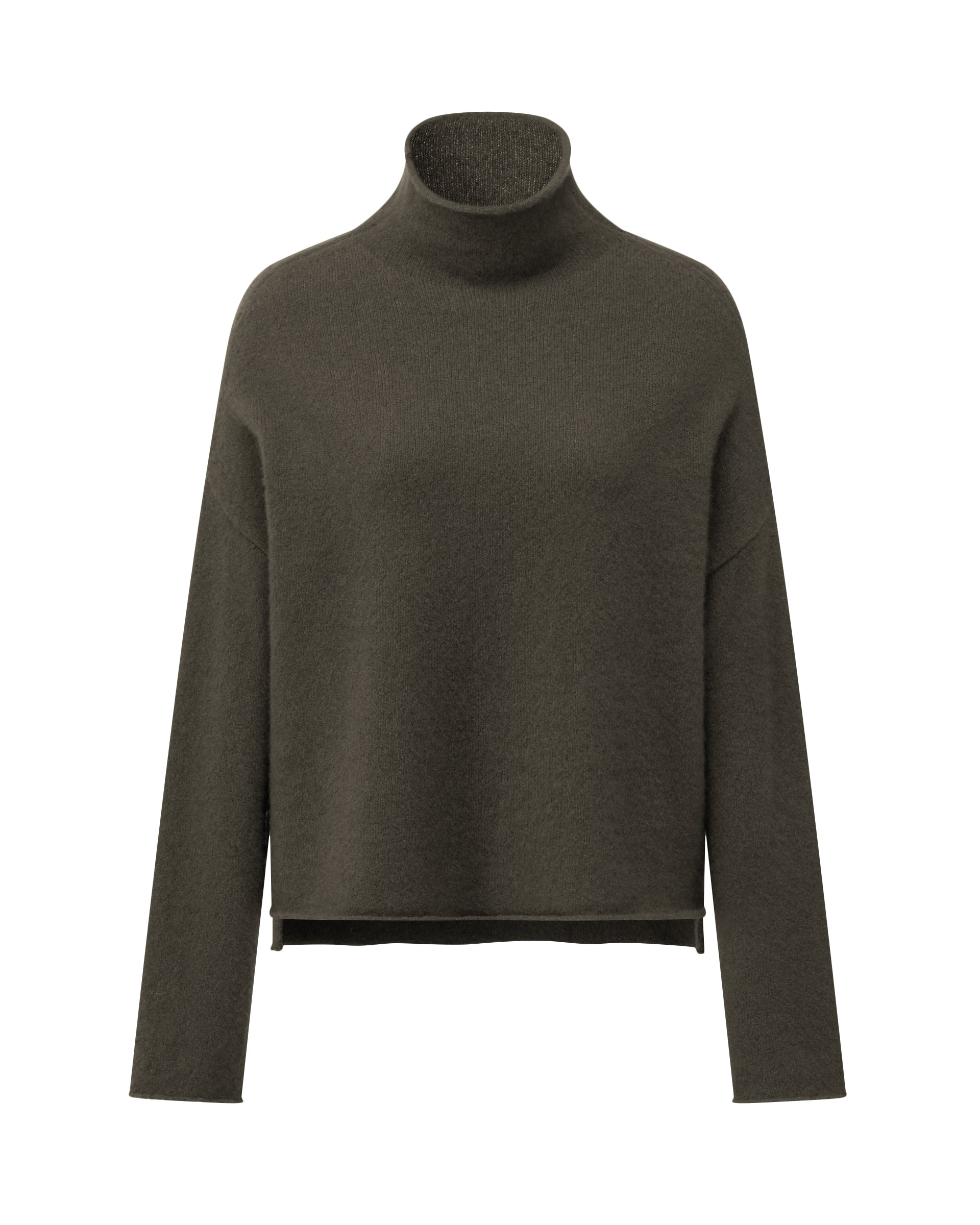 Damen Pullover aus 80 % Kaschmir, 18 % Polyamid und 2 % Elastan in Black Forest – glatt gestrickter Pullover in mittelschwerer Qualität mit gefilzter, besonders elastischer Oberfläche und oversized Passform. Das Modell verfügt über einen Stehkragen, eine überschnittene Schulterform sowie lange, relaxte Ärmel. Das verlängerte Rückenteil mit Seitenschlitzen verleiht dem Pullover eine moderne, lässige Silhouette.
