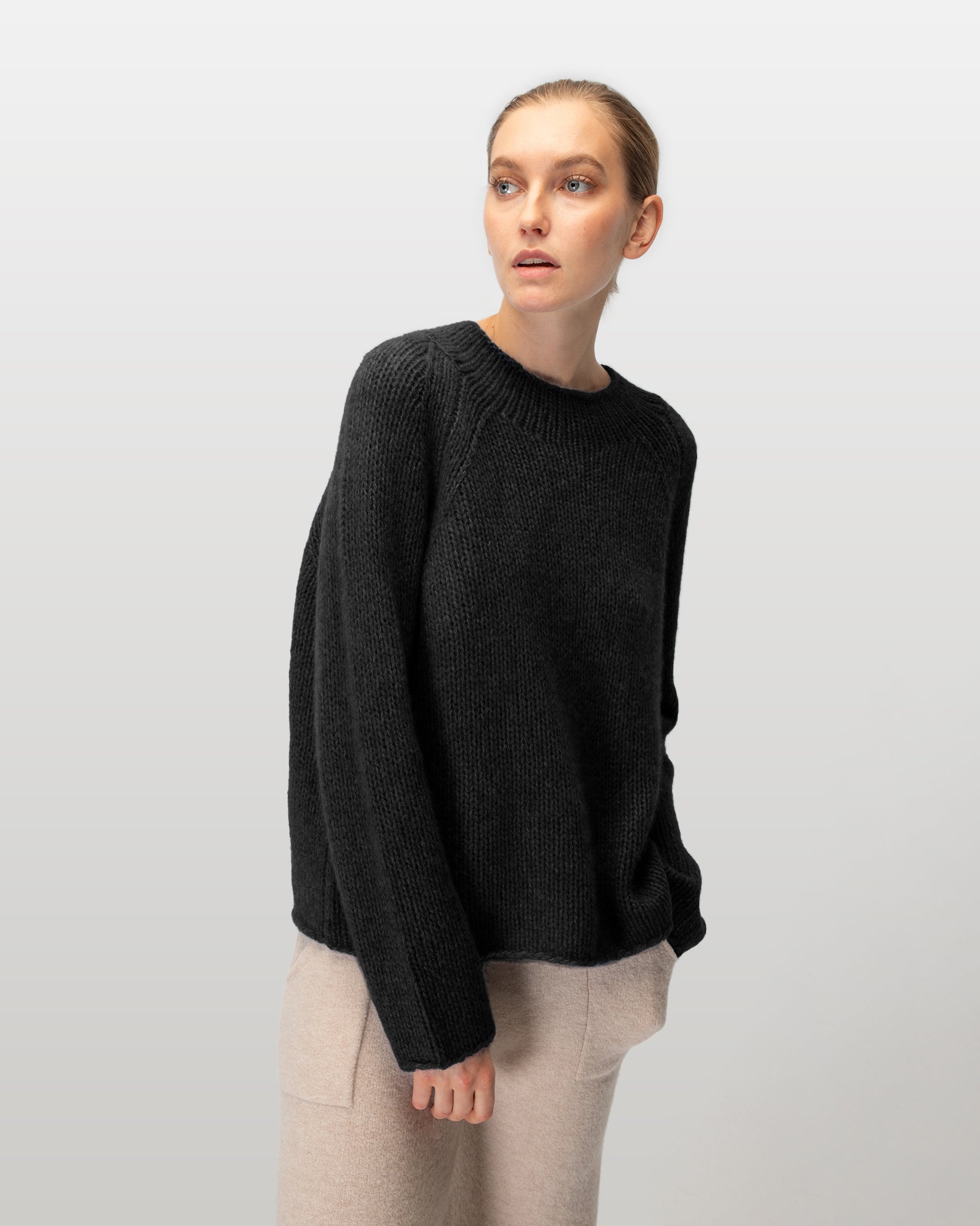 KARI FW2024A033 Cashmere Silk BLACK