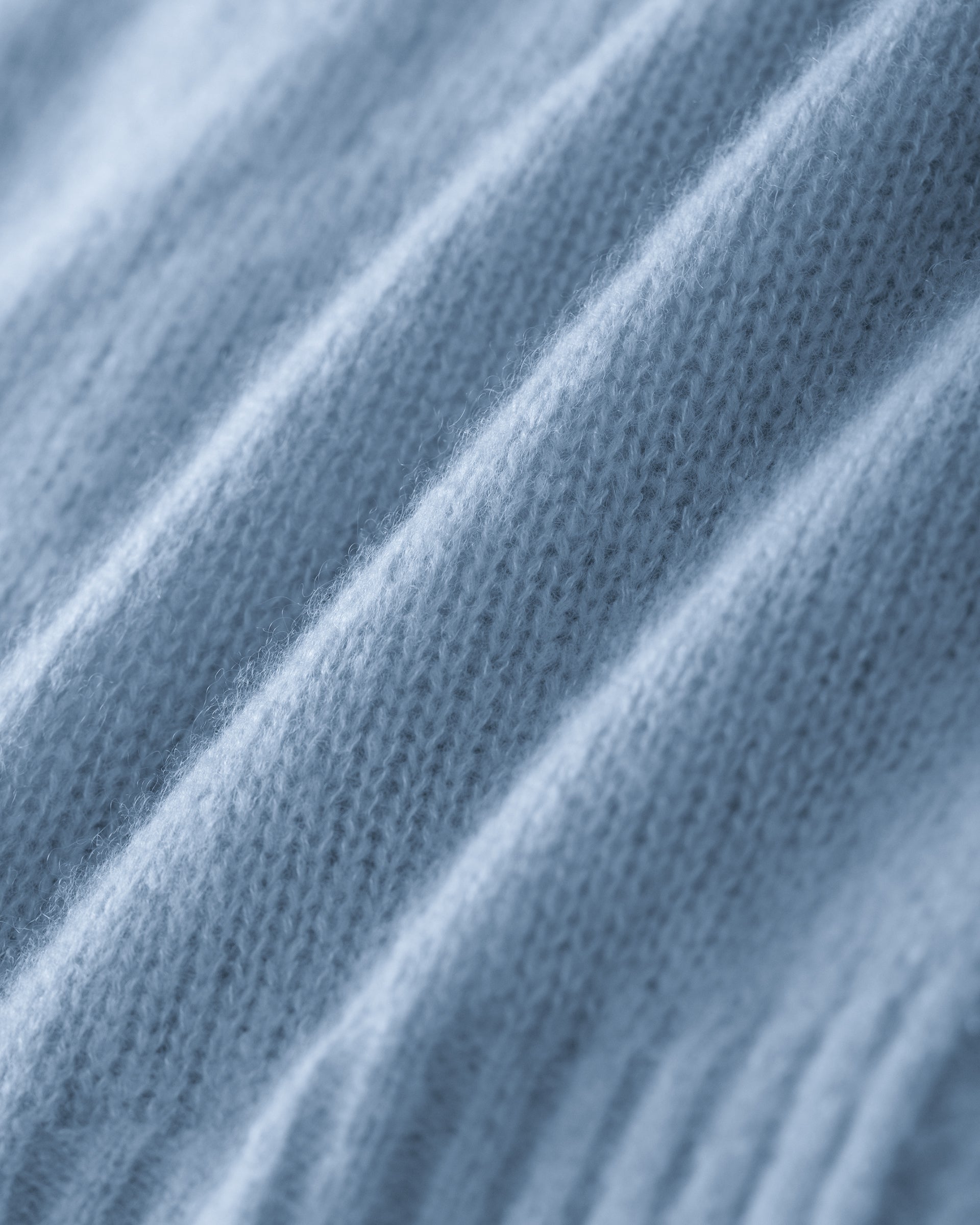 Damen Cardigan in Sky Blue (hellblau) aus Kaschmir-Seide – mittelschwerer, glatt gestrickter Cardigan mit Knopfleiste und relaxter Passform