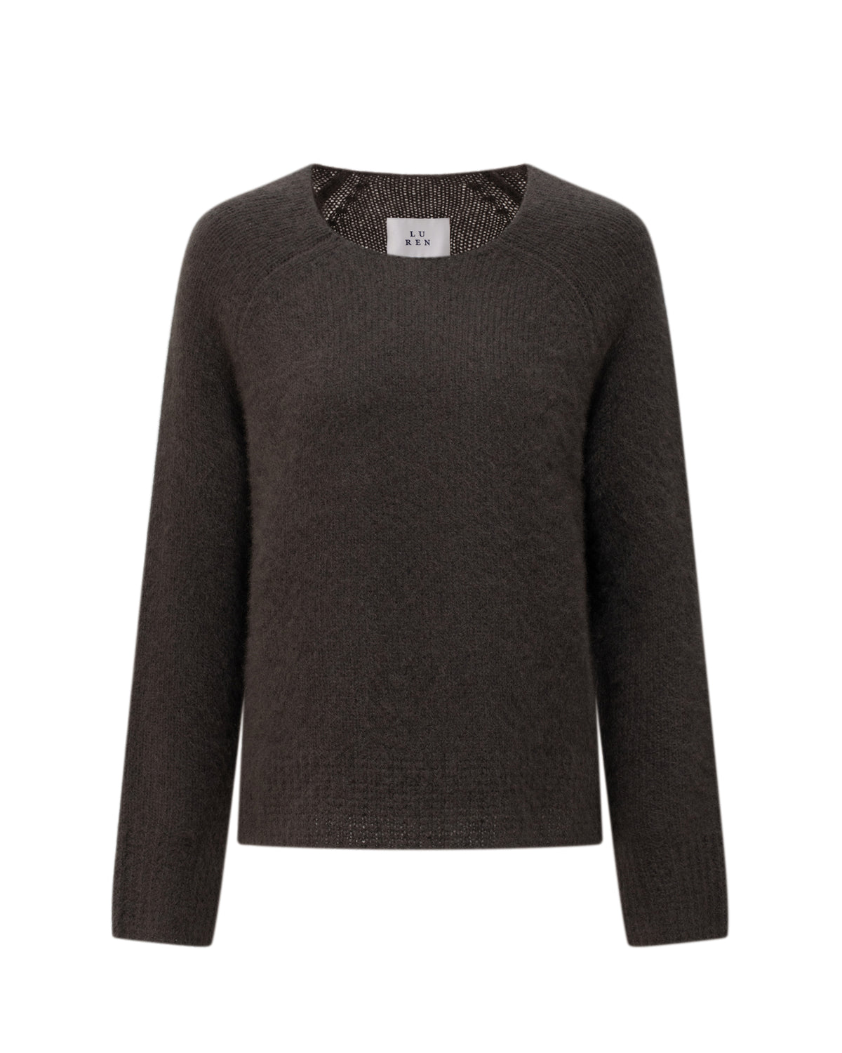 Damen Pullover aus 75 % Kaschmir und 25 % Seide in Black Forest – glatt gestrickter Pullover in grober Strickqualität mit lockerer Passform und geradem Schnitt, weitem, cleanem Rundhalsausschnitt, Raglanärmeln sowie langen, schmalen Ärmeln. Ärmelbündchen und Saum sind mit einem grafischen Strickmuster gearbeitet. Schlitze an den Seitennähten verleihen dem Modell eine moderne, lässige Silhouette.
