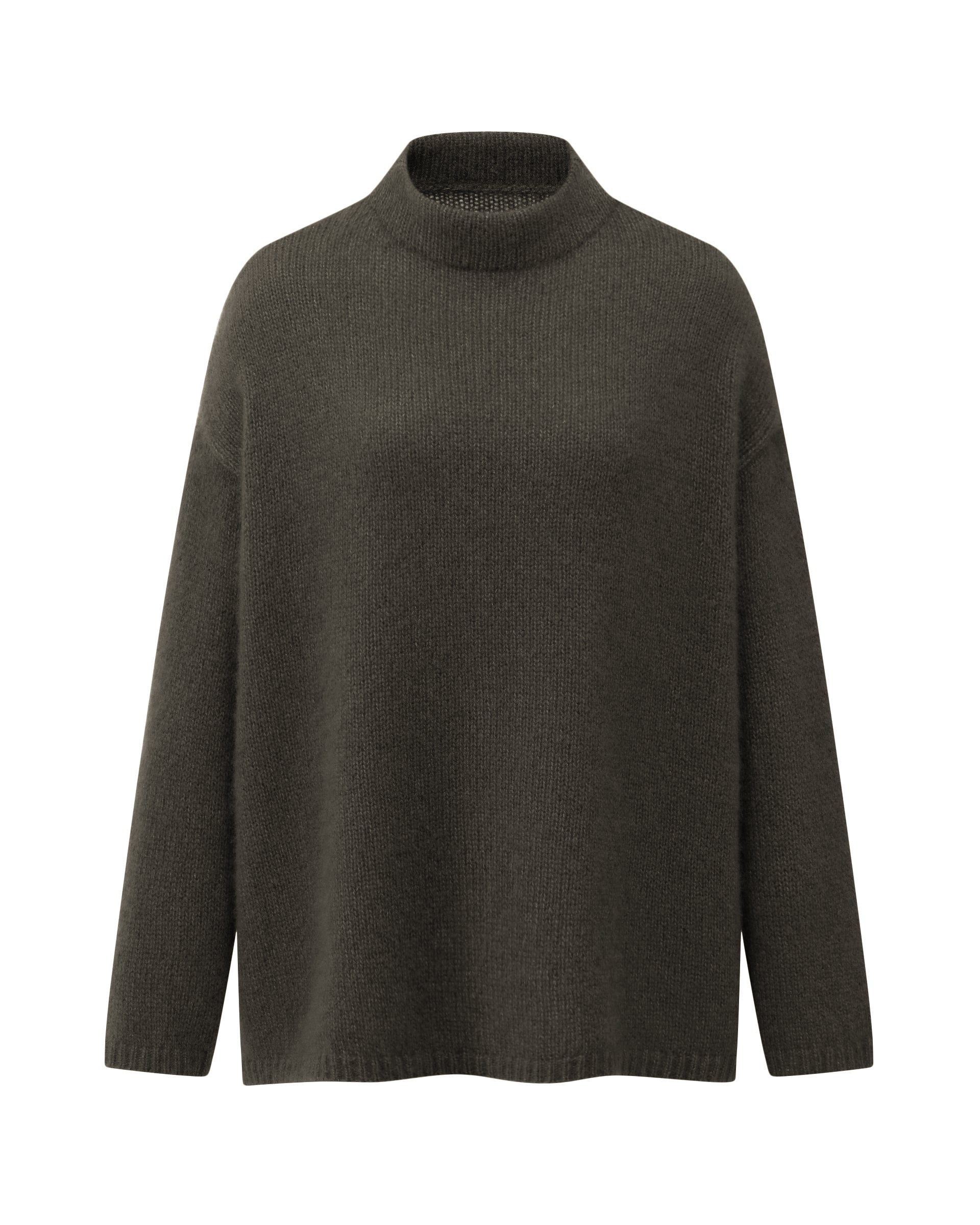 Damen Pullover aus 75 % Kaschmir und 25 % Seide in Black Forest – glatt gestrickter Pullover in mittelschwerer Qualität mit oversized Passform, Stehkragen, überschnittener Schulterform sowie langen, relaxten Ärmeln. Das Modell überzeugt mit einer modernen, entspannten Silhouette und zeitlosem Design.
