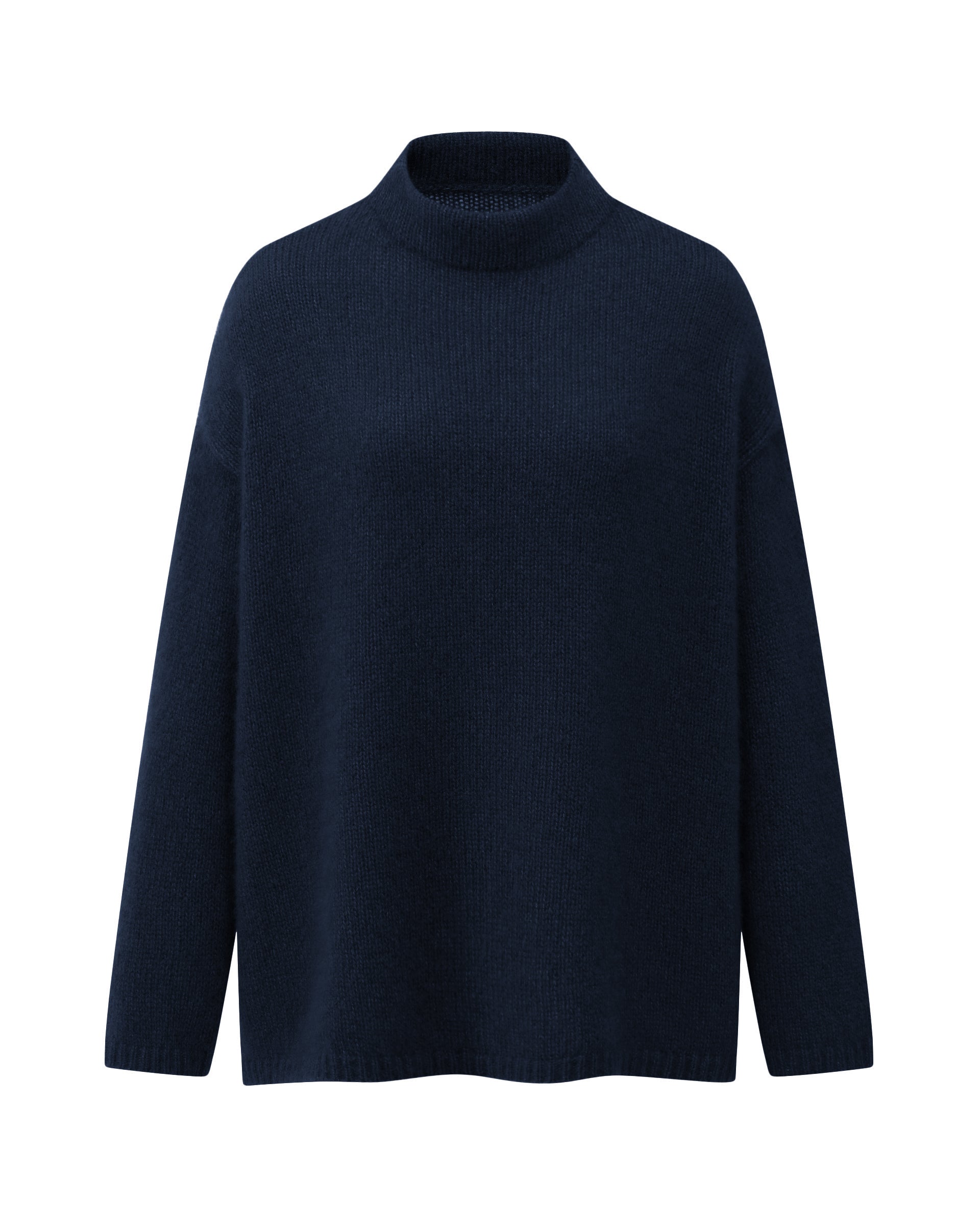Damen Pullover aus 75 % Kaschmir und 25 % Seide in French Navy – glatt gestrickter Pullover in mittelschwerer Qualität mit oversized Passform, Stehkragen, überschnittener Schulterform sowie langen, relaxten Ärmeln. Das Modell überzeugt mit einer modernen, entspannten Silhouette und zeitlosem Design.

