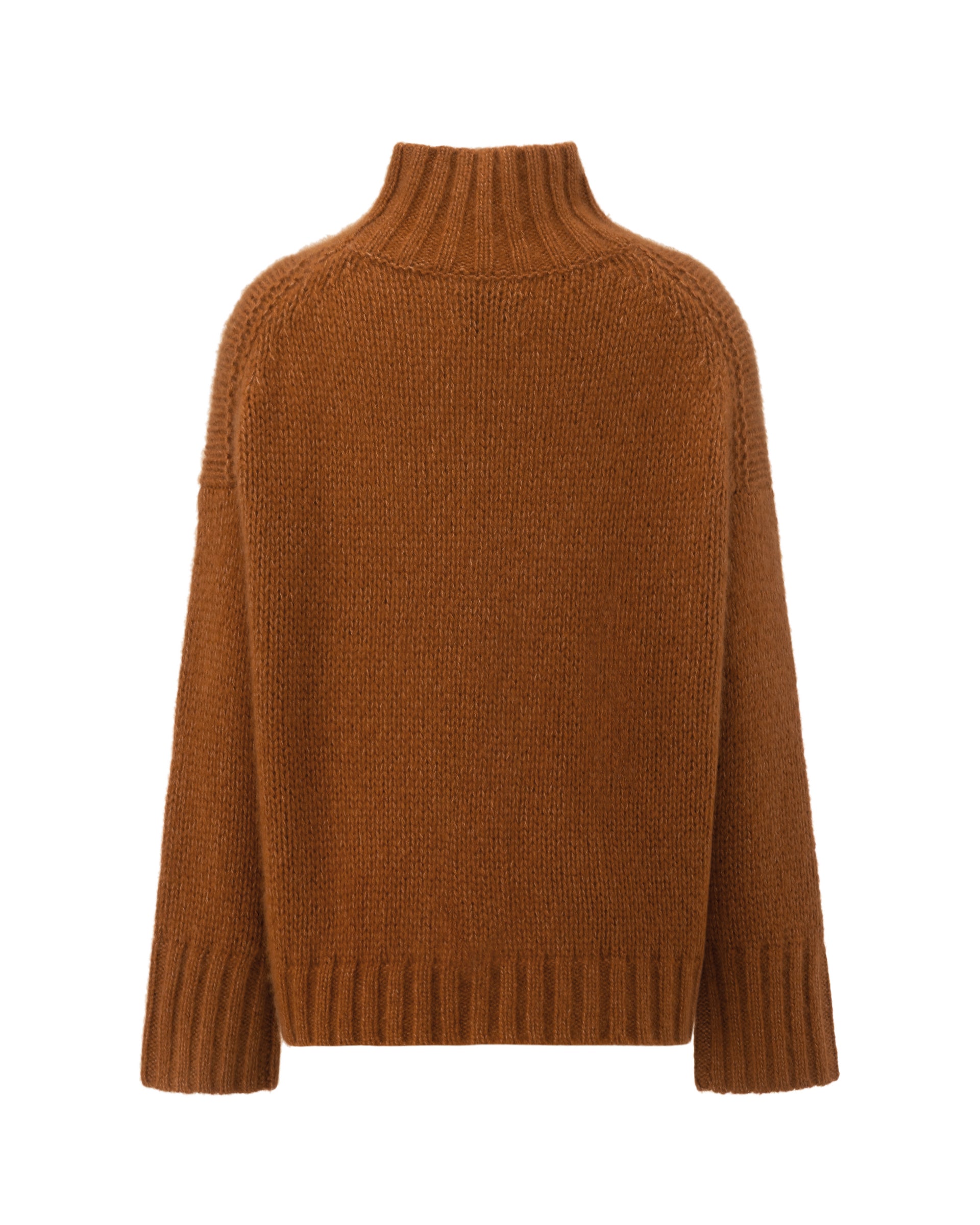 Damen Pullover aus 75 % Kaschmir und 25 % Seide in Bronze – glatt gestrickter Pullover in grober Strickqualität mit oversized Passform in langer, weiter Silhouette, hohem Stehkragen in Rippstruktur, überschnittener Schulter mit nach hinten verlegter Schulternaht sowie langen, weiten Ärmeln. Ärmelbündchen und Saum sind in Rippstruktur gearbeitet und verleihen dem Modell einen modernen, markanten Look.
