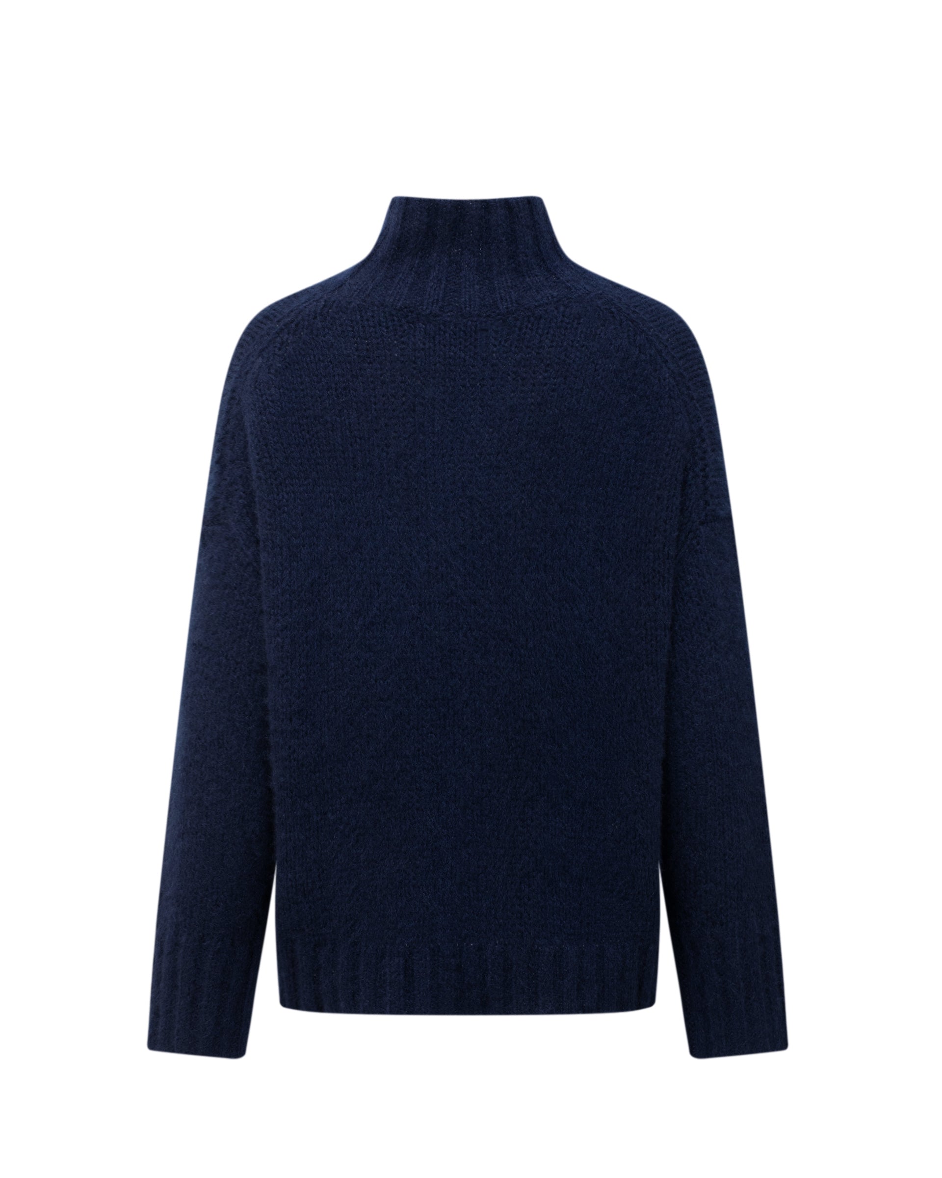 Damen Pullover aus 75 % Kaschmir und 25 % Seide in French Navy – glatt gestrickter Pullover in grober Strickqualität mit oversized Passform in langer, weiter Silhouette, hohem Stehkragen in Rippstruktur, überschnittener Schulter mit nach hinten verlegter Schulternaht sowie langen, weiten Ärmeln. Ärmelbündchen und Saum sind in Rippstruktur gearbeitet und verleihen dem Modell einen modernen, markanten Look.
