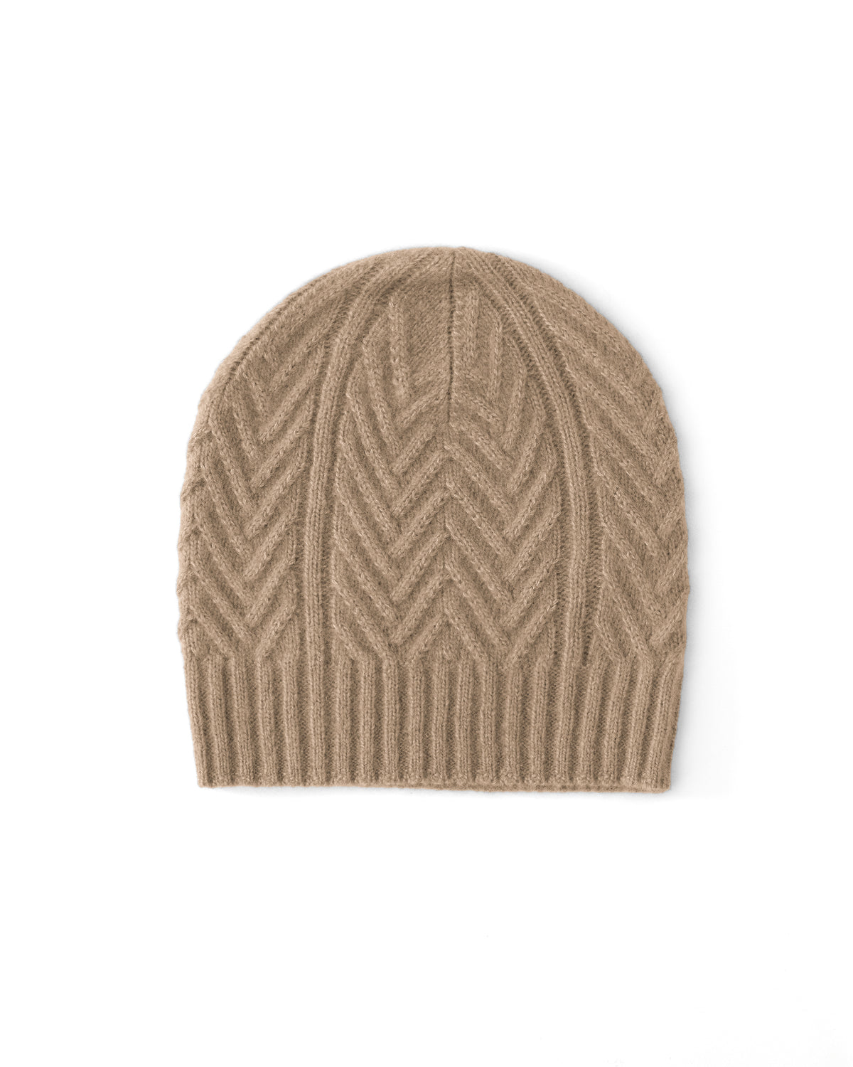 Damen Mütze aus 75 % Kaschmir und 25 % Seide in Warm Sand – Mütze mit Zopfmuster in mittelschwerer Strickqualität. Der Saum in Rippstruktur sorgt für einen klassischen Abschluss und einen angenehmen Sitz.