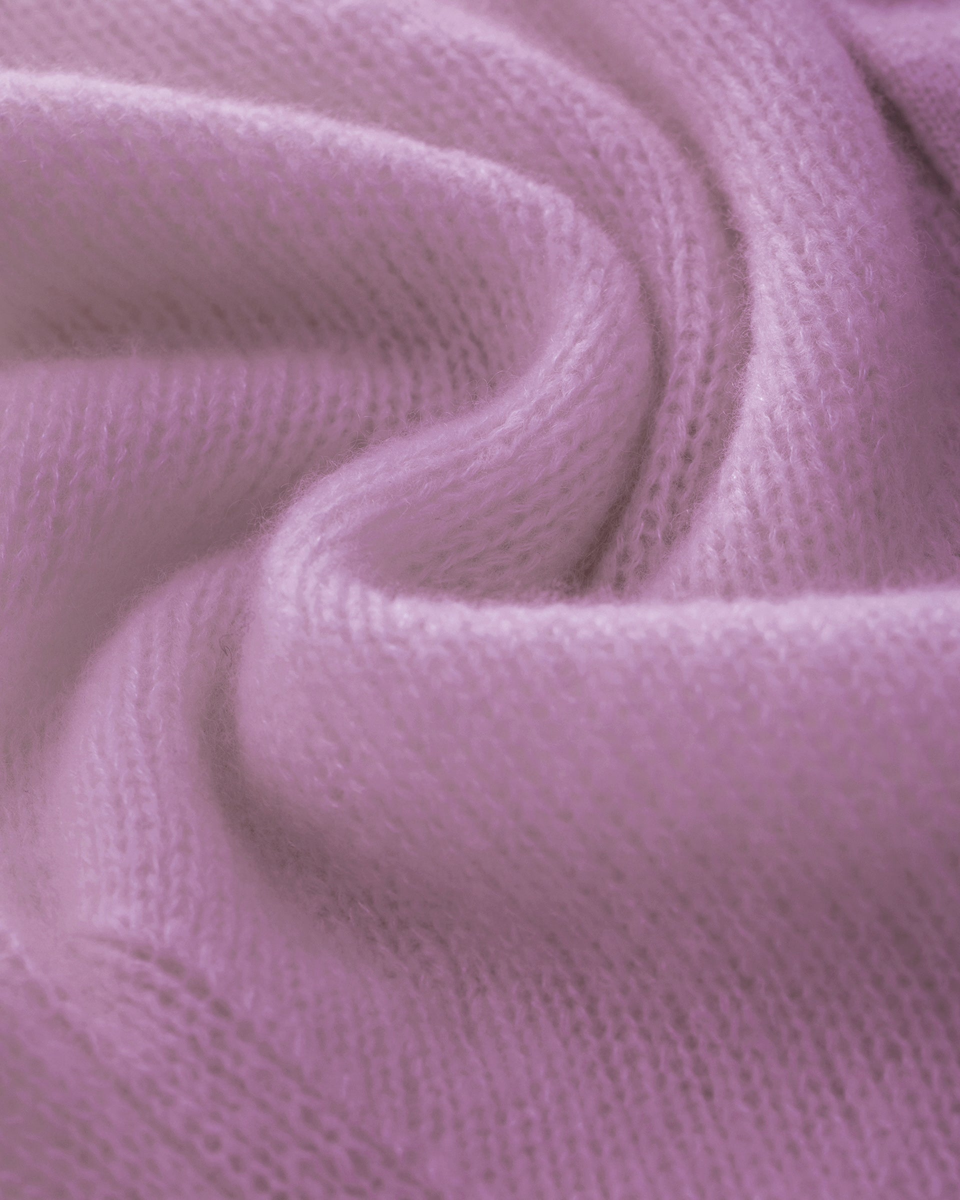 Damen Kurzarm-Jacket aus 75 % Kaschmir und 25 % Seide in opal (lila) – mittelschwerer, glatt gestrickter Style in körperbetonter Passform mit Knopfleiste aus Kunststoff, klassischer Schulter, leichten Puff-Halbärmeln sowie Rippbündchen und hohem Ripp-Saum