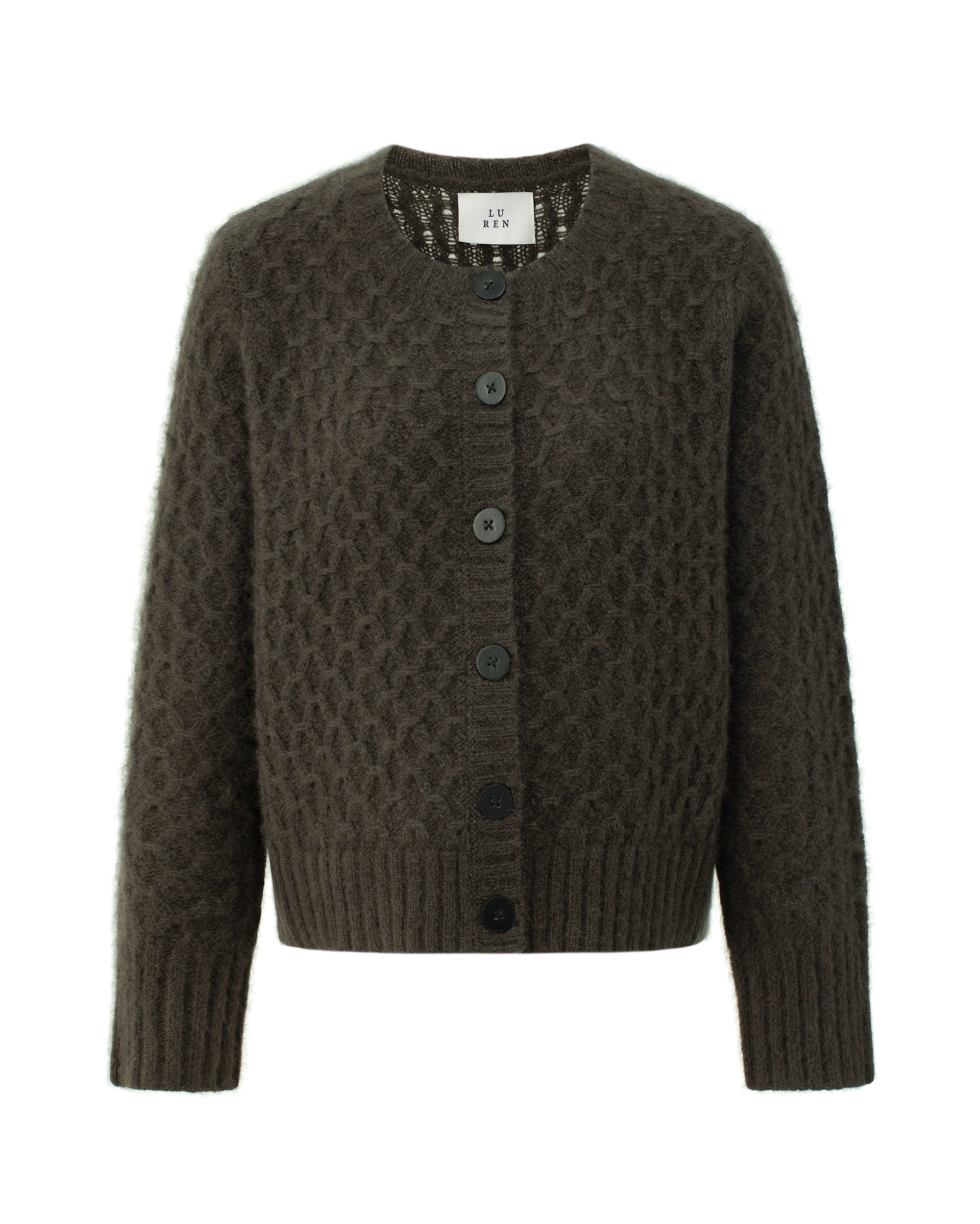 Damen Cardigan aus 75 % Kaschmir und 25 % Seide in Black Forest – Cardigan mit grafischem Zopfstrickmuster in mittelschwerer Qualität mit körperbetonter, gerader Passform, Rundhalsausschnitt mit Kragen in Rippstruktur sowie klassischer Schulterform und langen, schmalen Ärmeln. Ärmelbündchen und Saum sind in Rippstruktur gearbeitet. Eine gerippte Knopfleiste mit Knöpfen aus waschbarem Leder rundet das Design stilvoll ab.